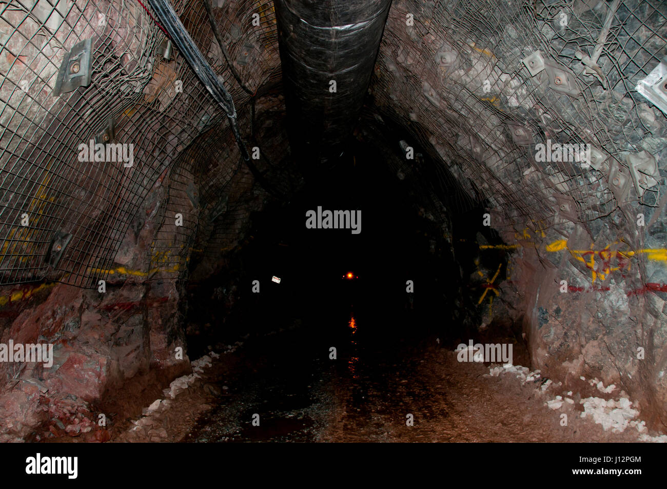 Tunnel d'exploitation souterraine Banque D'Images