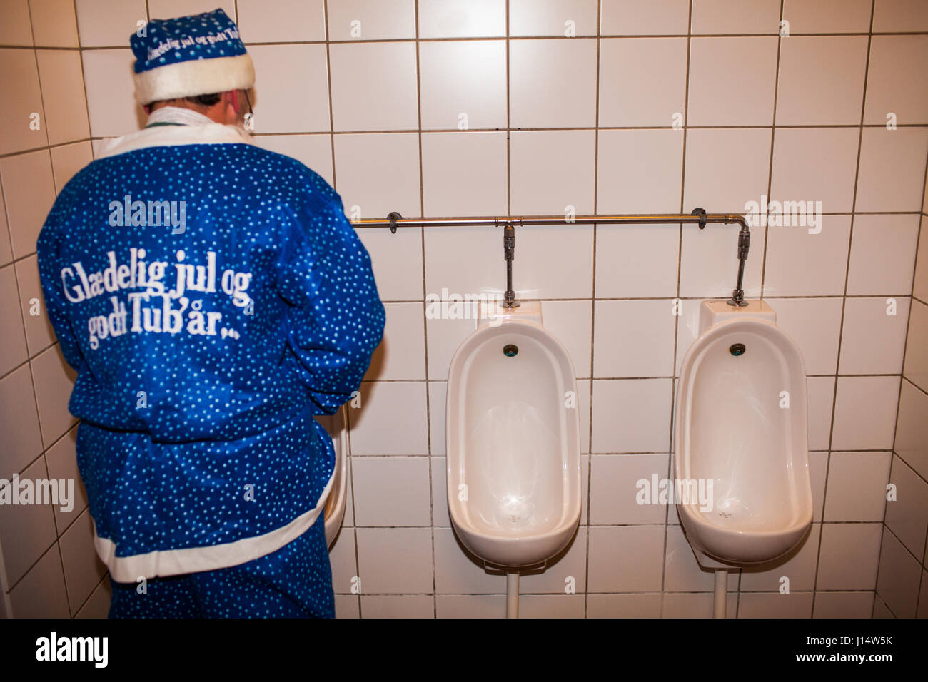 Aller aux toilettes Banque de photographies et d'images à haute résolution  - Alamy