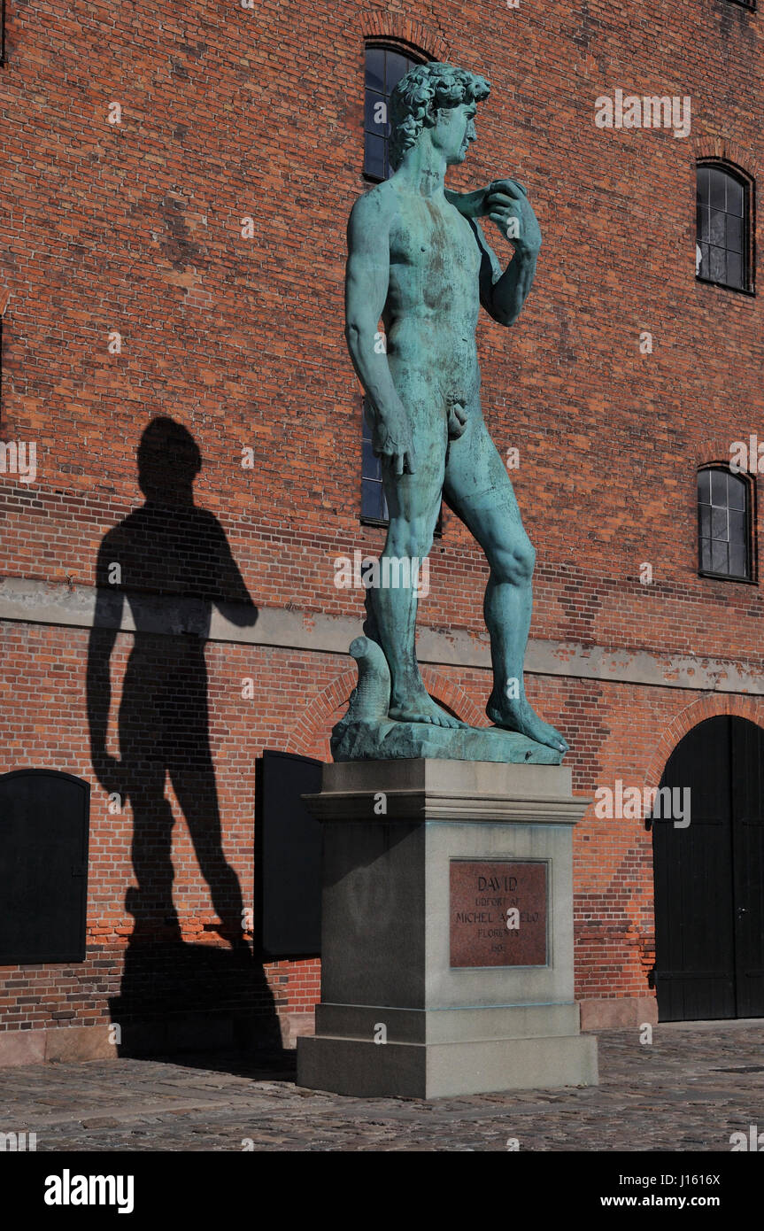 Réplique en bronze du David de Michel-Ange, Copenhague, Danemark Banque D'Images