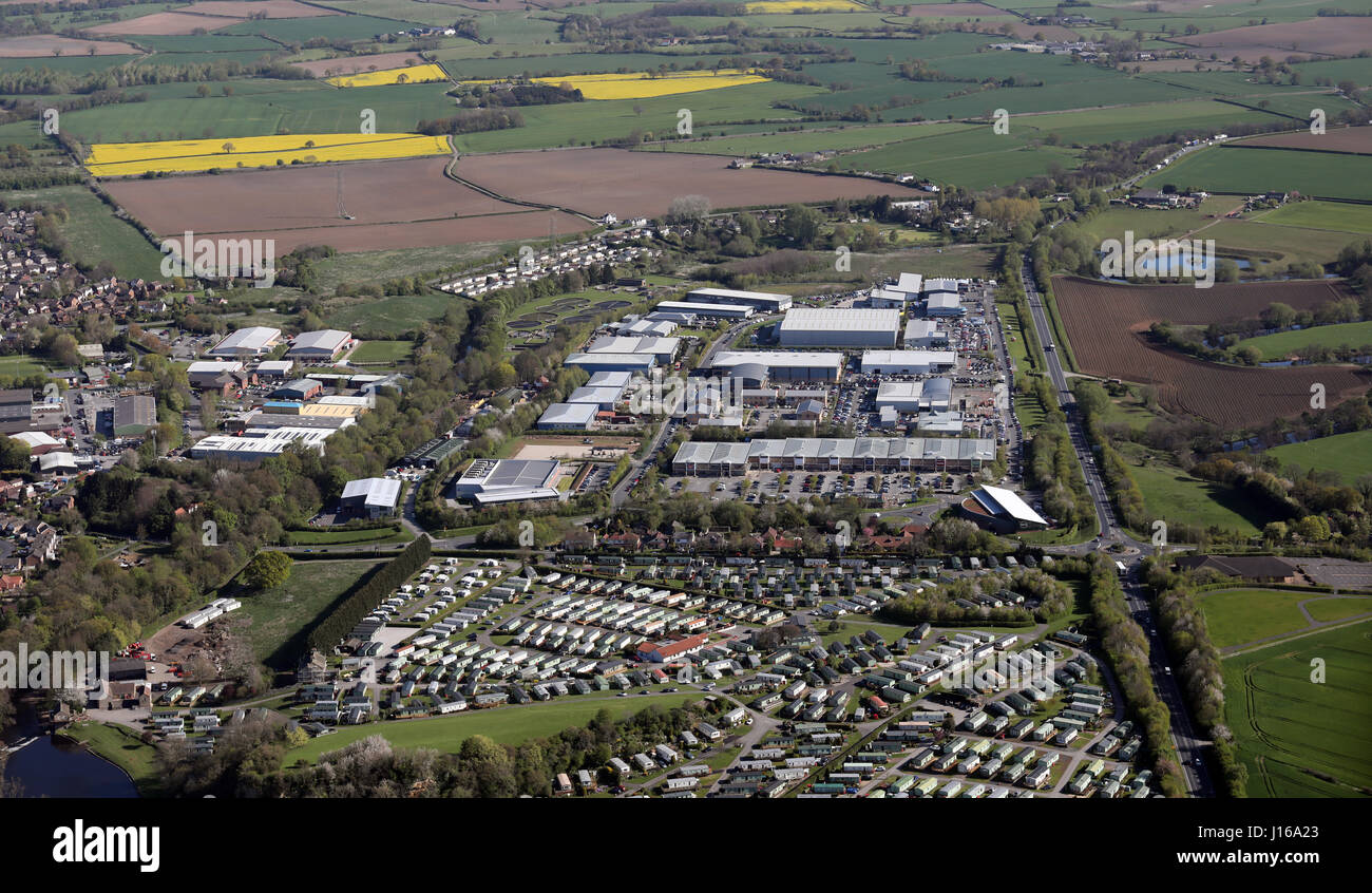 Vue aérienne de St James Retail Park, Knaresborough, North Yorkshire, UK Banque D'Images