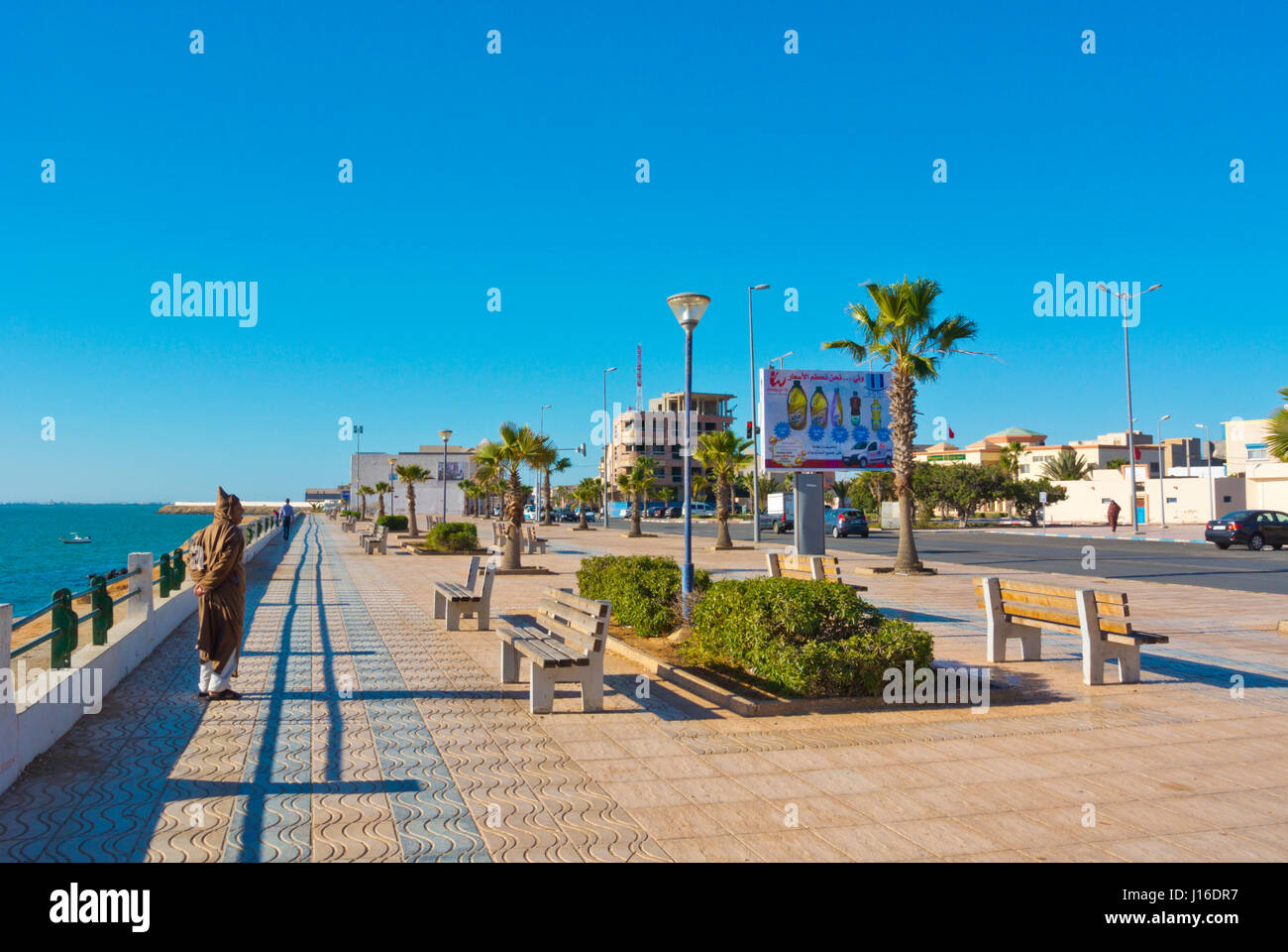 Promenade en bord de mer, Dakhla, Sahara occidental, administré par le Maroc, l'Afrique Banque D'Images