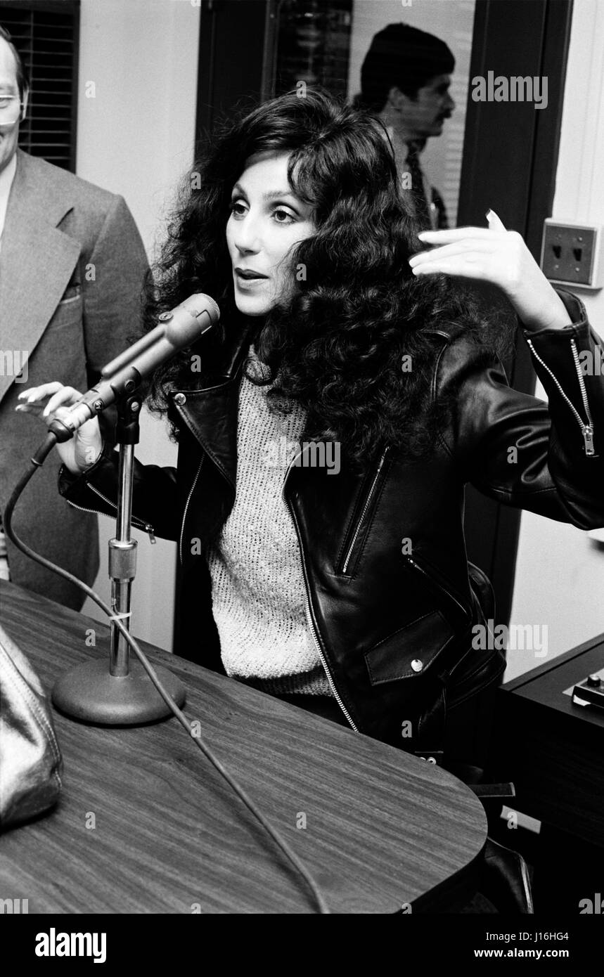 Cher photographié à WCAU studios à Philadelphie pour promouvoir son nouvel album Take Me Home. Le 28 février 1979. Mpi09/ MediaPunch © Banque D'Images