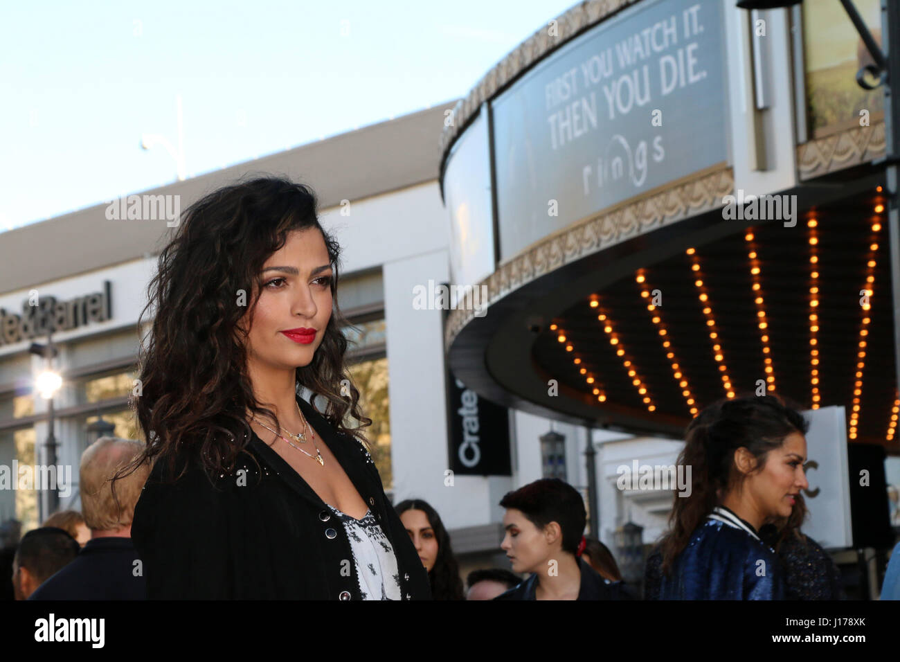 4 février 2017 - Los Angeles, CA, USA - LOS ANGELES - Oct 4 : Camila Alves McConaughey au Rebecca Minkoff's ''See maintenant, achetez'' Fashion Show à Grove le 4 février 2017 à Los Angeles, CA (crédit Image : © Kathy Hutchins/via Zuma Zuma via fil Wire) Banque D'Images