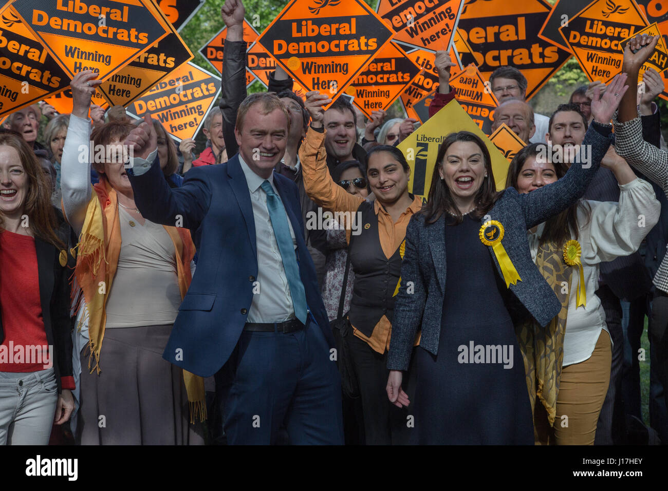 Richmond, Royaume-Uni. Apr 19, 2017. Le leader libéral-démocrate Tim Farron et Sarah Olney MP de Richmond Park et North Kingston lancer leur campagne pour les élections générales en Grande-Bretagne à Richmond le mercredi 17 avril : Crédit photographique à vue/Alamy Live News Banque D'Images