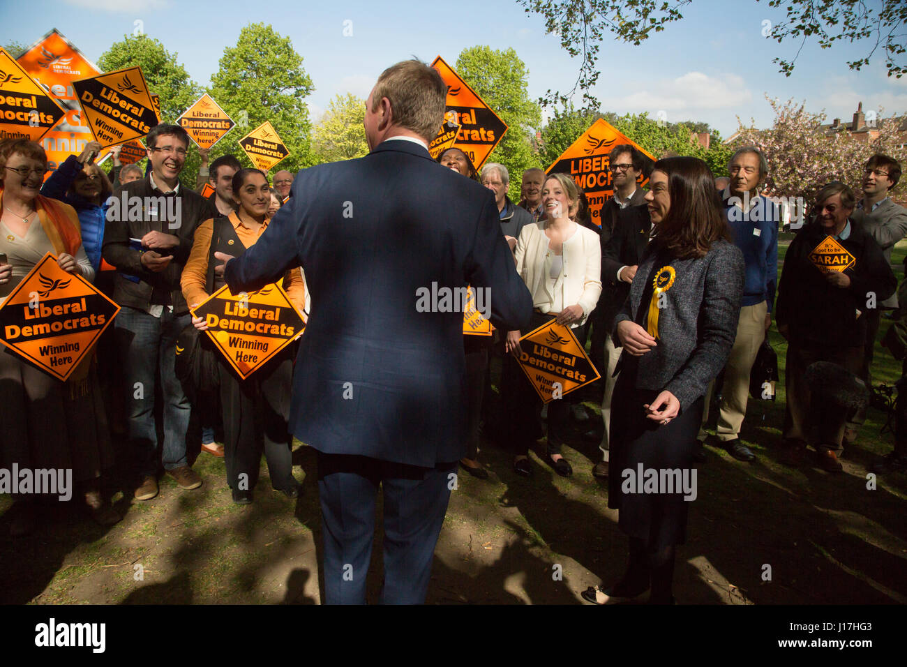 Richmond, Royaume-Uni. Apr 19, 2017. Le leader libéral-démocrate Tim Farron et Sarah Olney MP de Richmond Park et North Kingston lancer leur campagne pour les élections générales en Grande-Bretagne à Richmond le mercredi 17 avril : Crédit photographique à vue/Alamy Live News Banque D'Images