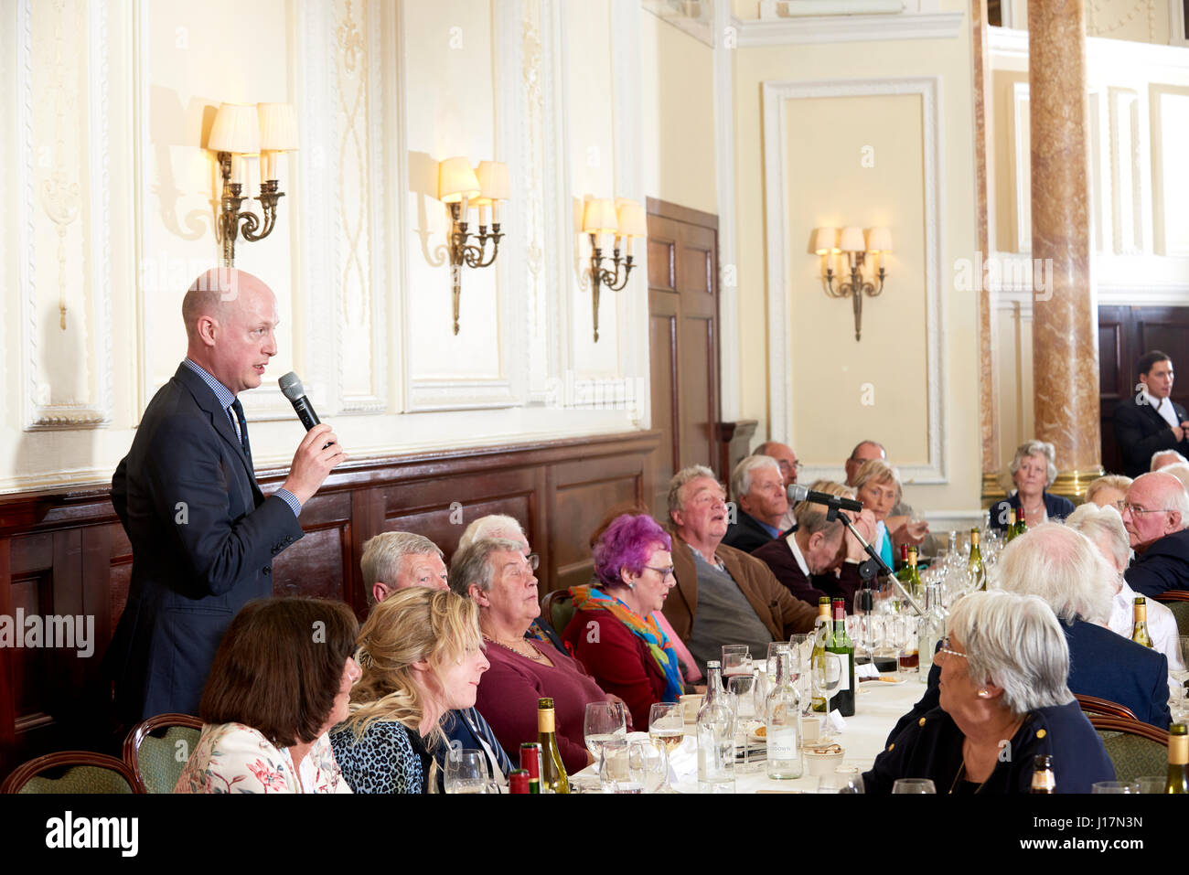 Harry Monter Déjeuner littéraire Oldie 11-04-17, Valérie Grove Mount Harry Alan Johnson Barry Cryer Mary Kenny Marjorie Wallace Christopher Sykes Banque D'Images