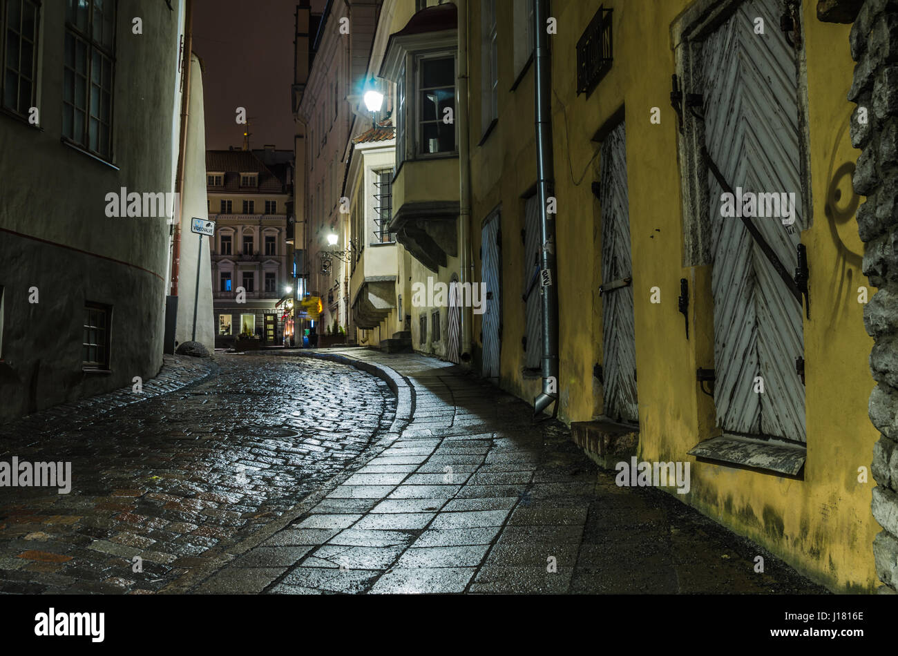 TALLINN, ESTONIE - 29 janvier 2017 : Nuit, nuit de la rue, Tallinn Estonie. Banque D'Images