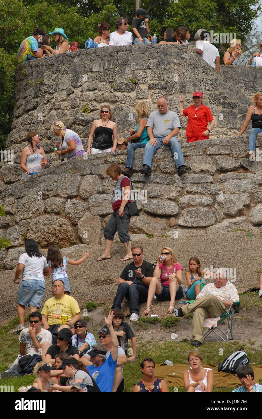Festival hippie love in Miami Florida USA des gens habillés comme des
