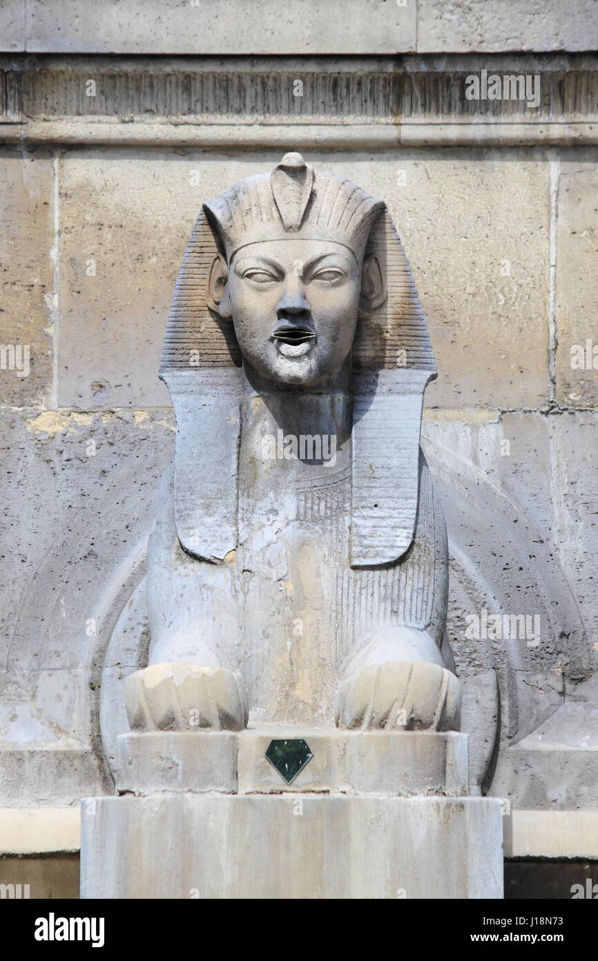 Sphinx statue en fontaine du Palmier, Paris, France Banque D'Images