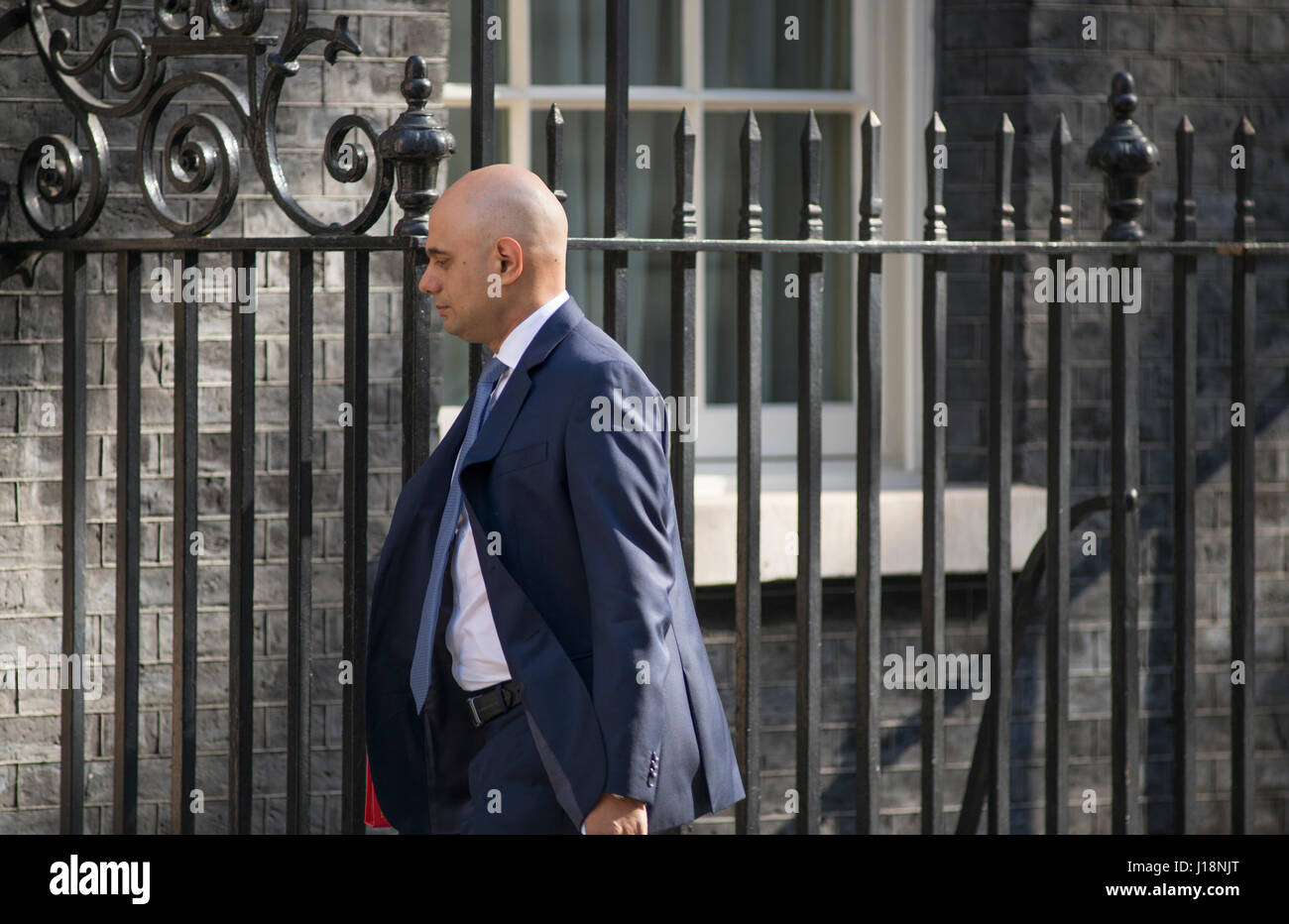 Downing Street, London UK. 18 avril, 2017. Les ministres du Cabinet arriver mardi matin réunion du cabinet après Pâques. Credit : Malcolm Park. Banque D'Images