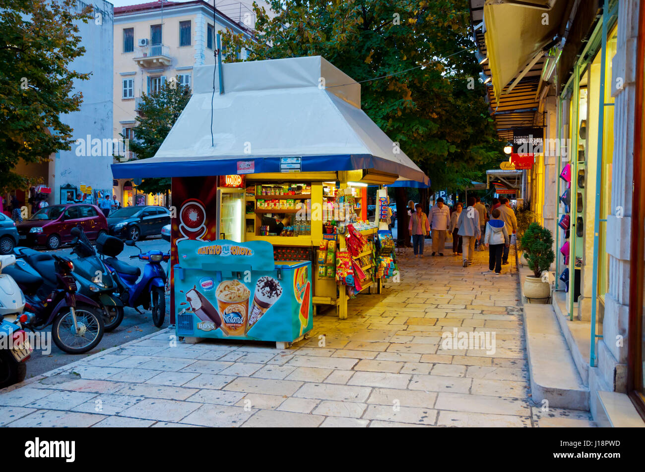 Georgiou Theotoki street, la ville de Corfou, Corfou, l'île de Corfou, îles Ioniennes, Grèce Banque D'Images