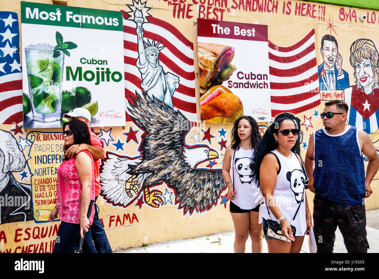 Miami Florida,Little Havana,Calle Ocho,la Esquina de la Fama,Corner of Fame,bâtiment extérieur,mur mural,hispanique latino-latino immigrants ethniques immigr Banque D'Images