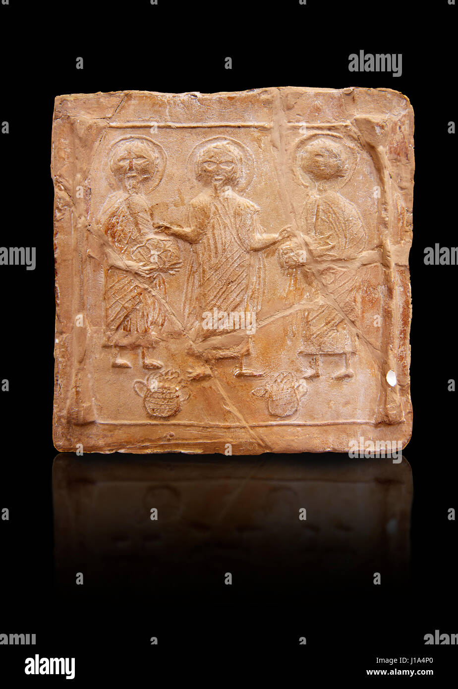 6ème- 7ème siècle sculpté en terre cuite plaque avec début de symboles chrétiens, au Musée national du Bardo, Tunis, Tunisie Banque D'Images