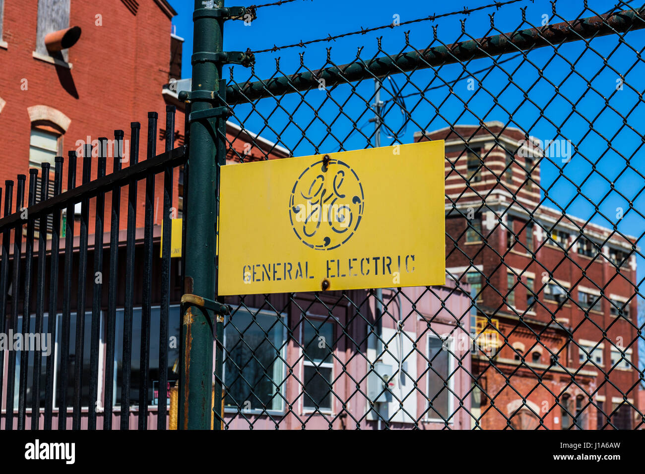 Fort Wayne - Circa Avril 2017 : l'usine de General Electric. GE est l'entreprise industrielle numérique mondial XIII Banque D'Images