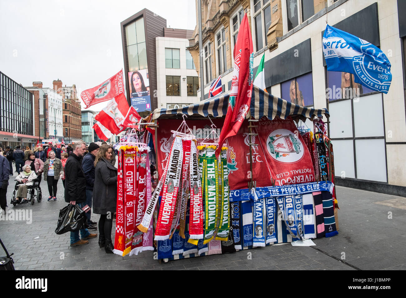Everton, Liverpool Football club,,,CEF,foulard,echarpes,wc séparés,magasin,ville,Center,LFC Anfield, Liverpool, Merseyside, Angleterre,,Ville,Nord,Angleterre,English,UK,Royaume-Uni. Banque D'Images