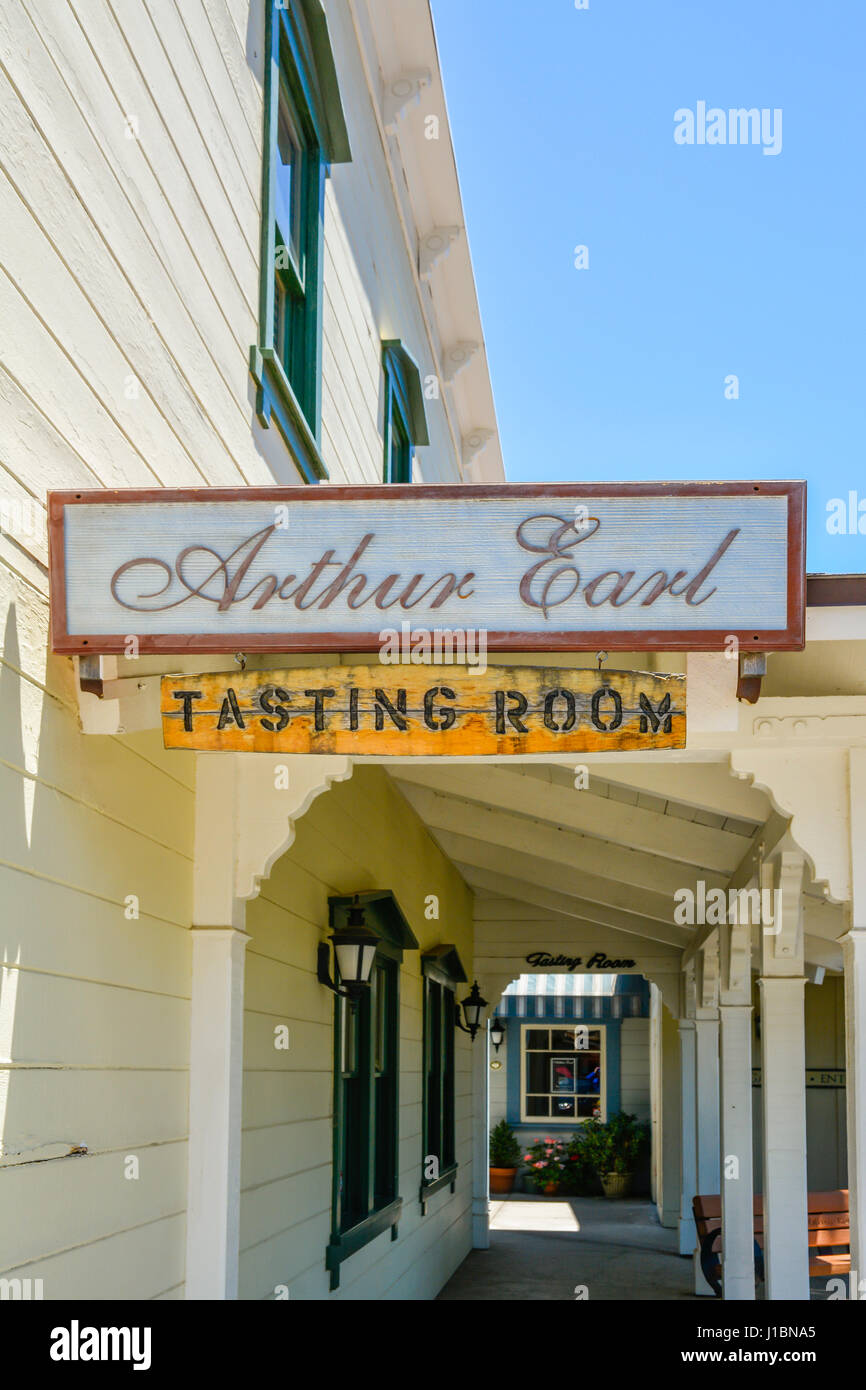 Inscrivez-rustique pour l'entrée à l'Arthur Comte Local de dégustation & Wine Shop à Los Olivos, CA au coeur de la vallée de Santa Ynez Banque D'Images