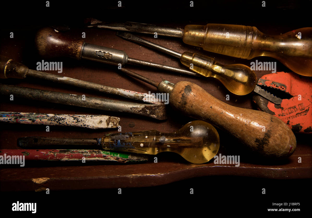 Mon père caisse à outils. 2017. Quand mon père est mort j'ai hérité de son coffre d'outils qui était rempli d'appareils merveilleux et de bons souvenirs. L'odeur de vieux tob Banque D'Images