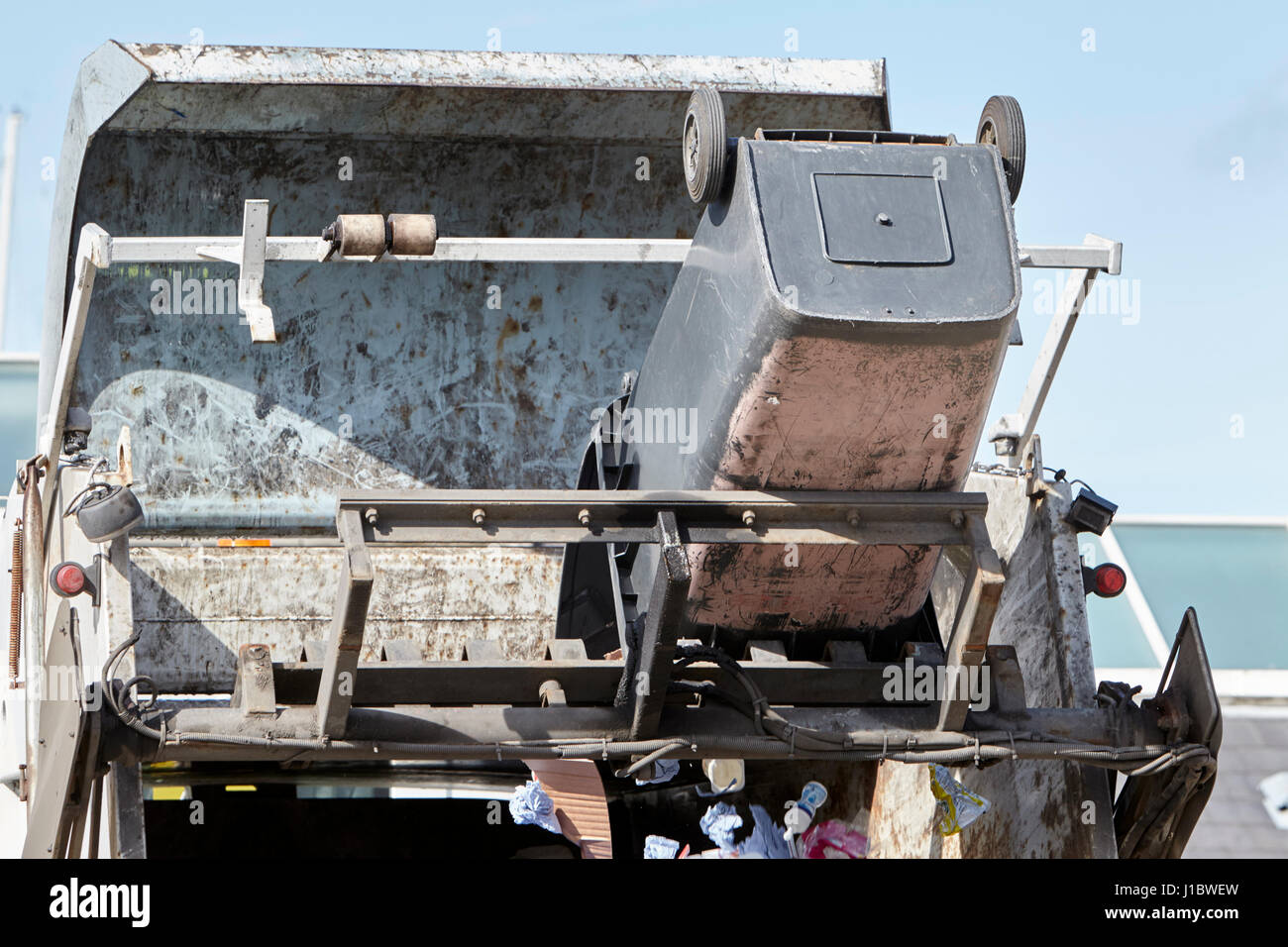 Représentant une poubelle en plastique de vidange Banque D'Images