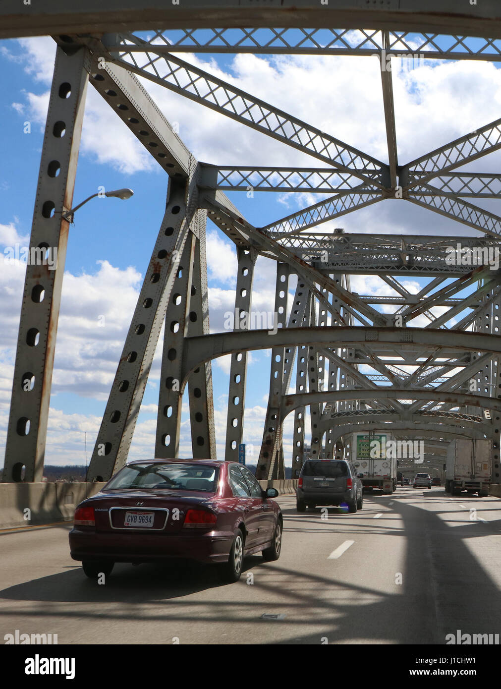 Infrastructure - la rouille et d'endommager le pont de Brent Spence qui transporte des Interstates 71 et 75 de l'autre côté de la rivière Ohio entre l'Ohio et le Kentucky , Banque D'Images