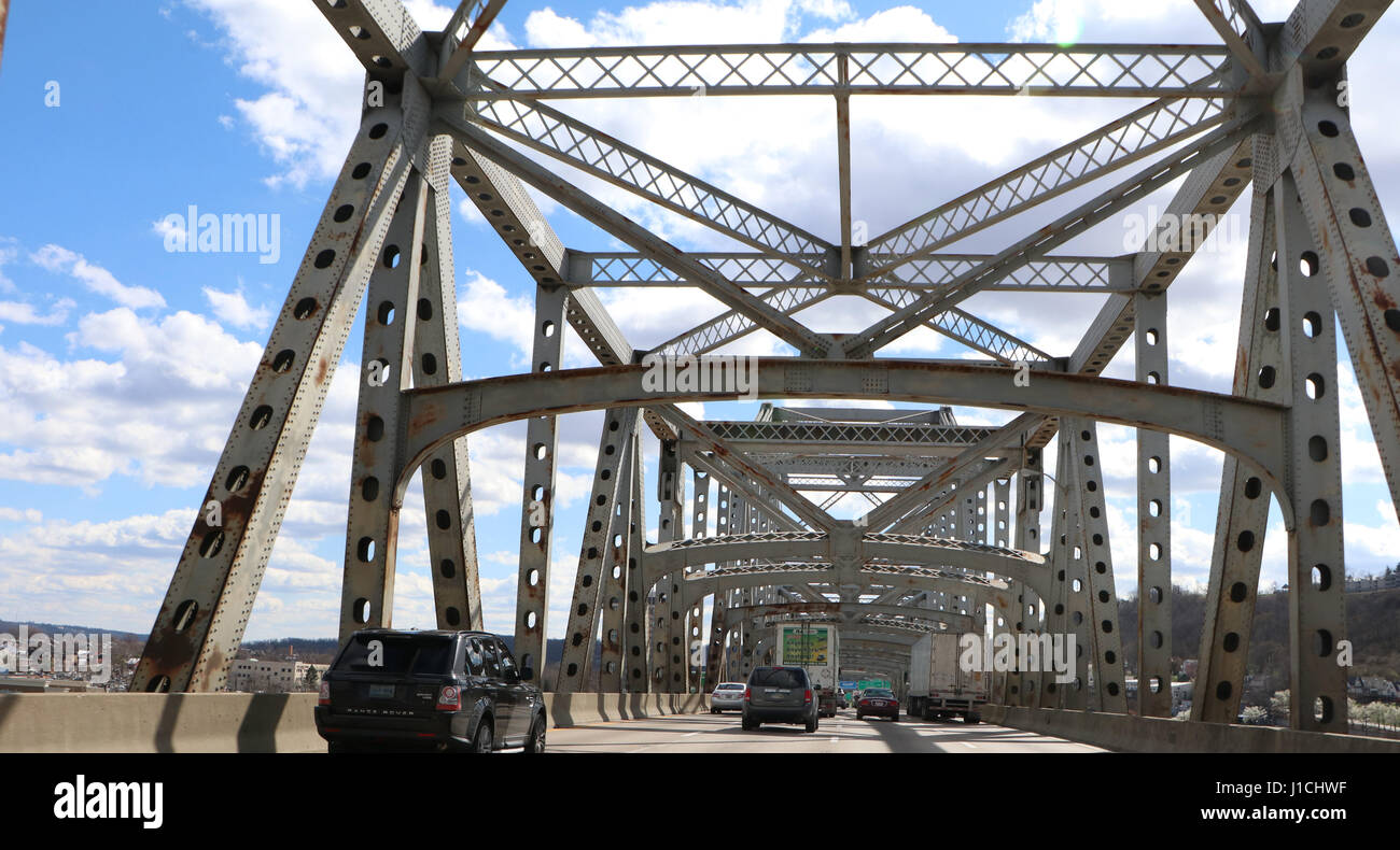 Infrastructure - la rouille et d'endommager le pont de Brent Spence qui transporte des Interstates 71 et 75 de l'autre côté de la rivière Ohio entre l'Ohio et le Kentucky , Banque D'Images