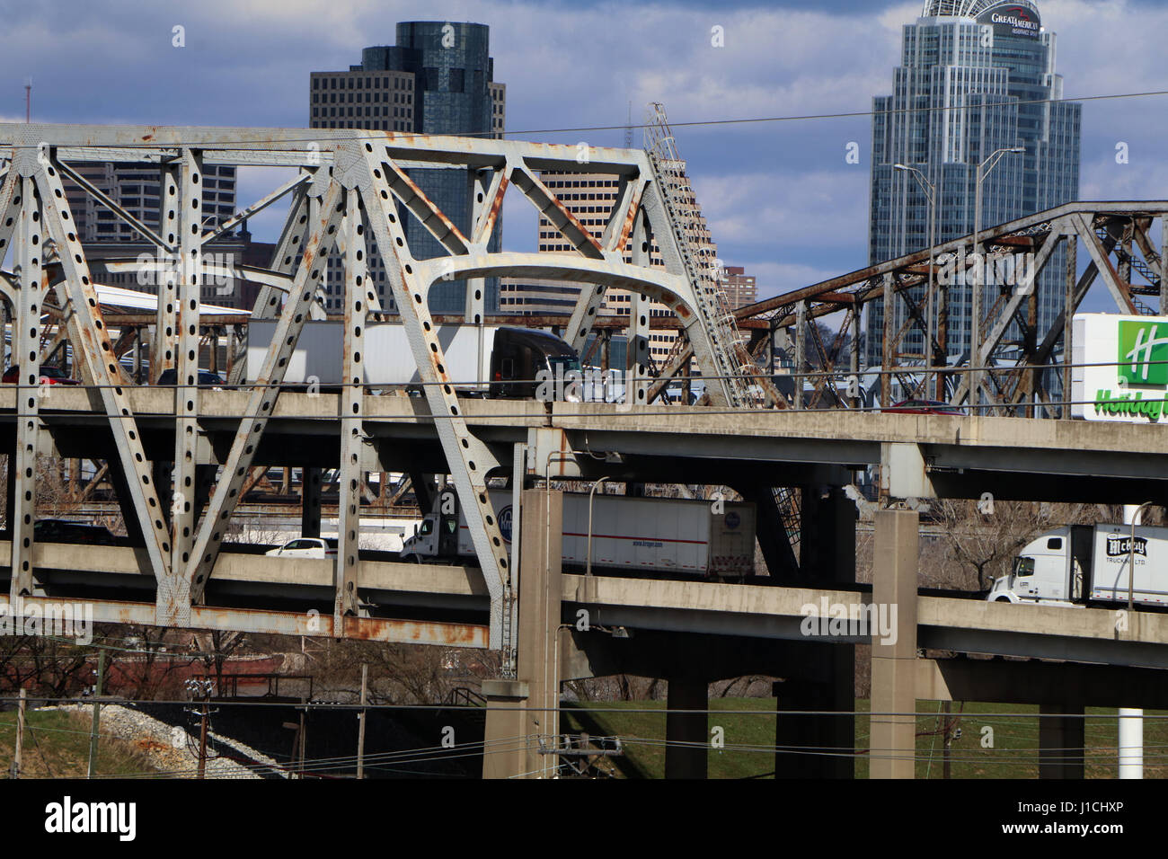 Infrastructure - la rouille et d'endommager le pont de Brent Spence qui transporte des Interstates 71 et 75 de l'autre côté de la rivière Ohio entre l'Ohio et le Kentucky , Banque D'Images