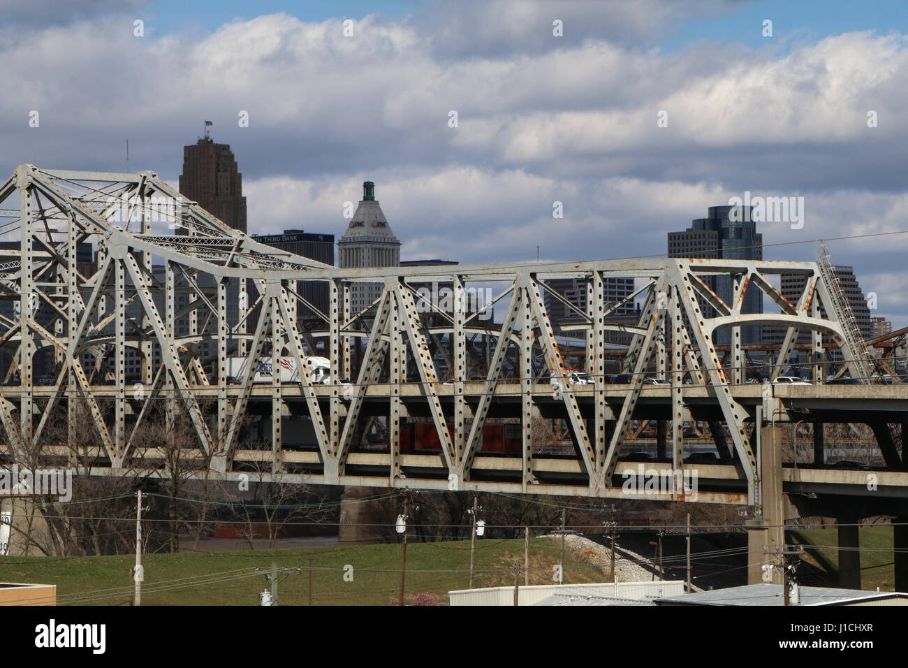 Infrastructure - la rouille et d'endommager le pont de Brent Spence qui transporte des Interstates 71 et 75 de l'autre côté de la rivière Ohio entre l'Ohio et le Kentucky , Banque D'Images