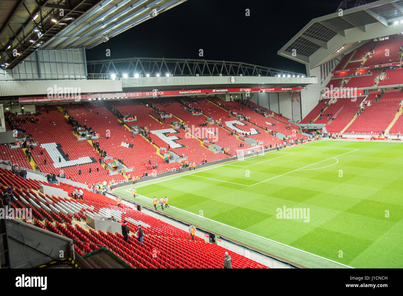 Kop Liverpool Football Club Lfc Anfield Nouveau Du Peuplement Principal Premier League Nuit Match V Liverpool Merseyside Angleterre Ville Nord Angleterre English Uk Royaume Uni Photo Stock Alamy