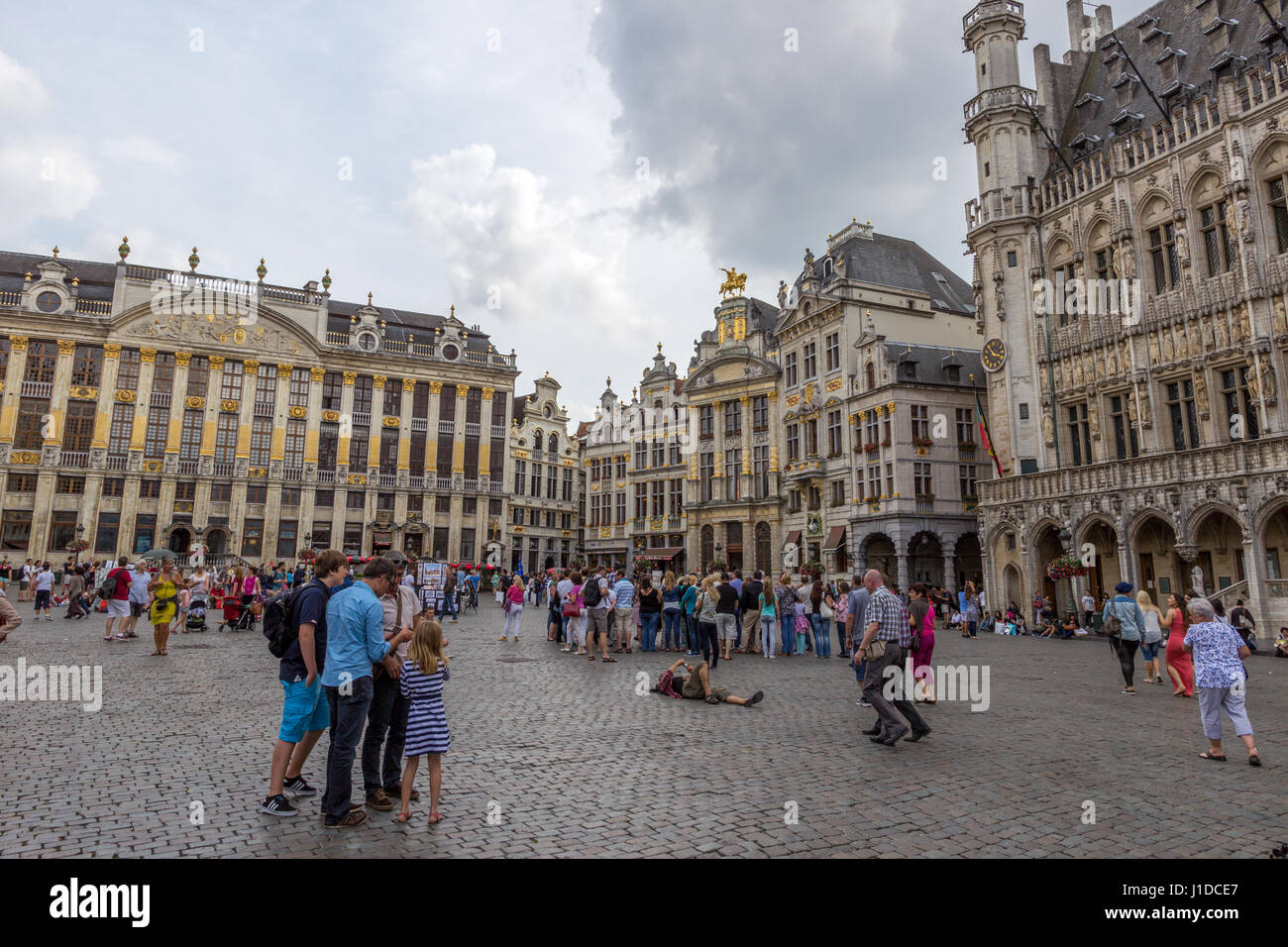 Bruxelles - Jul 30, 2014 : vue sur la célèbre Grand Place (Grote Markt) - la place centrale de Bruxelles. Grand Place a été nommé par l'UNESCO comme sa Banque D'Images