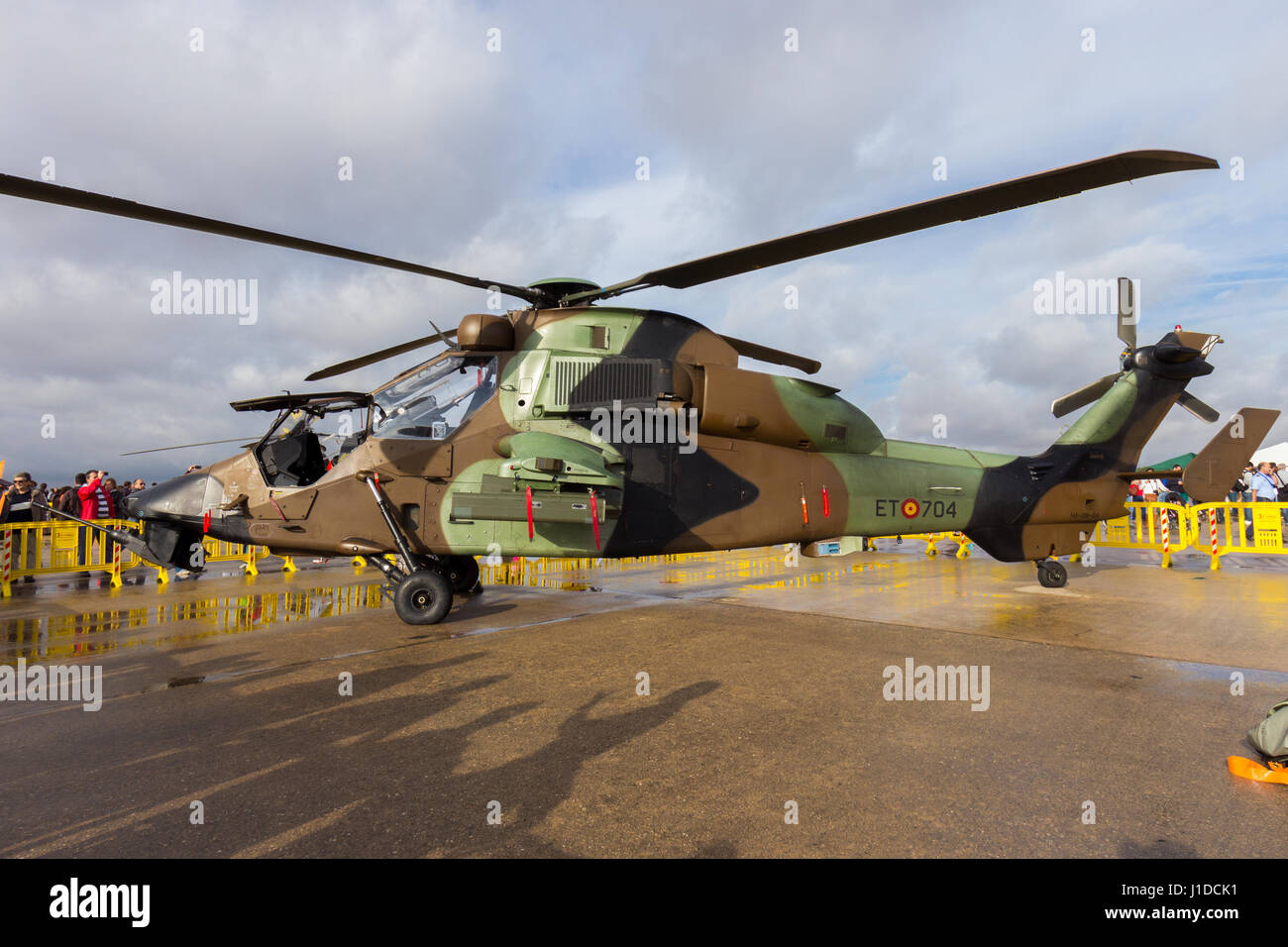 TORREJON, ESPAGNE - OCT 11, 2014 : l'armée espagnole Eurocopter EC665 d'hélicoptère d'attaque Tigre. Banque D'Images
