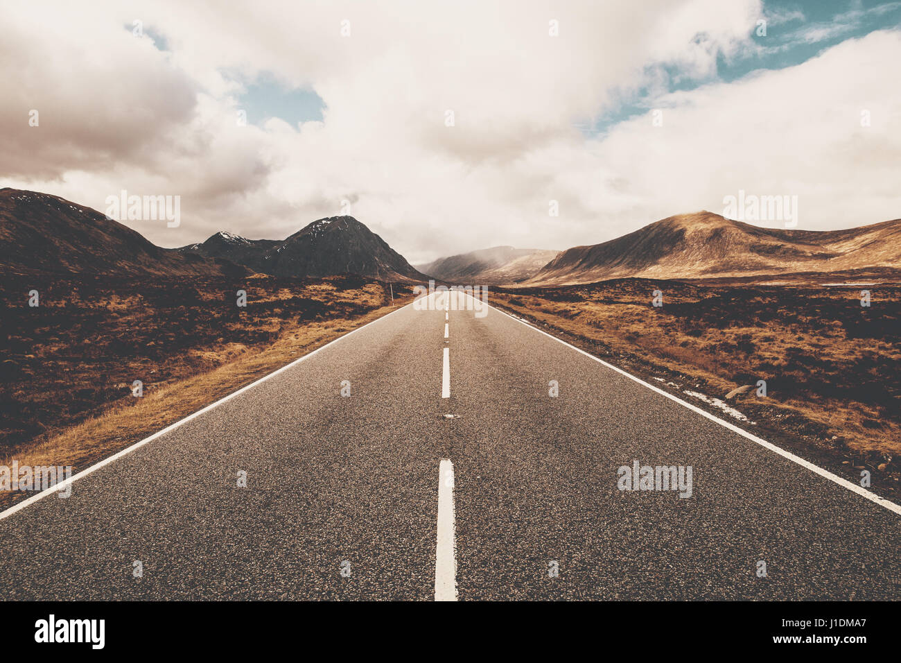 Route ouverte à Glencoe, en Écosse. Highlands écossais. Banque D'Images
