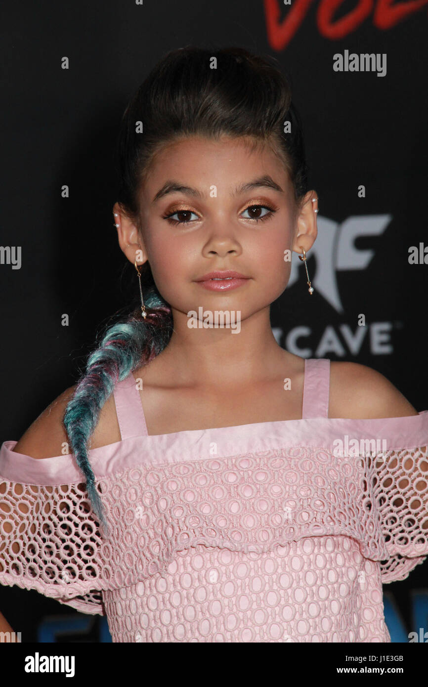 Los Angeles, USA. Apr 19, 2017. Ariana Greenblatt 04/19/2017 La première mondiale de 'gardiens de la Galaxie Vol.2' tenue à l'Kodak Theater à Hollywood, CA Photo : Cronos/Hollywood News Crédit : Cronos/Alamy Live News Banque D'Images