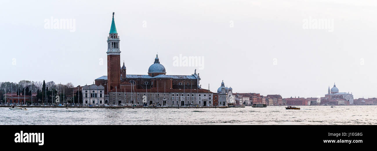 Panorama de l'Isloa di San Giorgio Maggiore dans tout le bassin San Marco Venise, Italie Banque D'Images