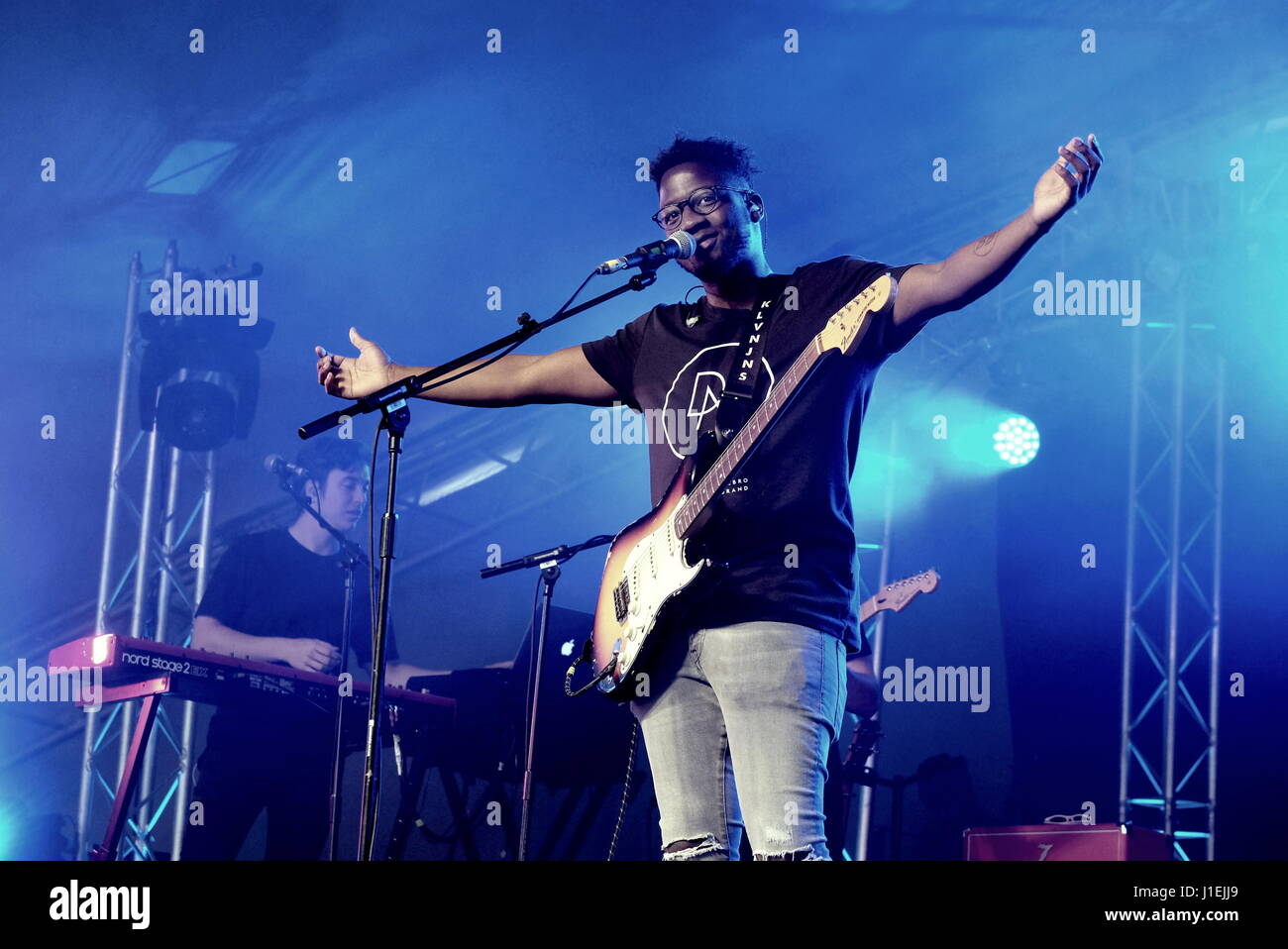 Kelvin Jones aka Tinashe Mupani effectuant à Cornbury Festival, Oxfordshire, UK Banque D'Images