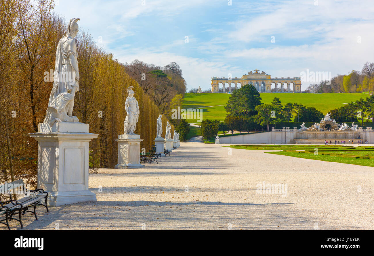 Les jardins du palais de Schönbrunn à Vienne Banque D'Images