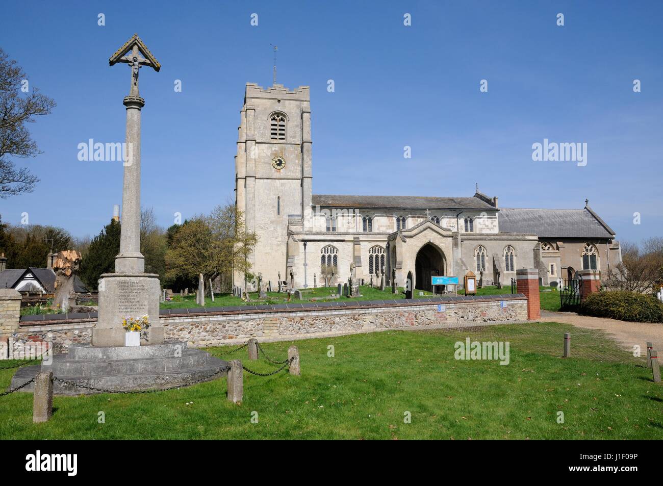 All Saints Church, Barrington, Cambridgeshire, Tous les Saints est une grande église construite principalement de clunch taillée composée d'une nef, chœur, ni Banque D'Images