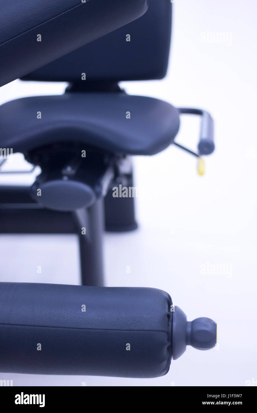 Poids de la jambe pour extension quadriceps et ischio-jambiers curl pour appareil d'entraînement de résistance. luttre Banque D'Images