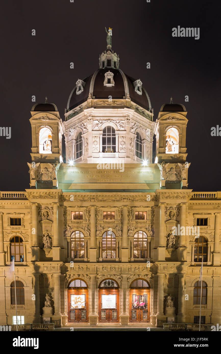 L'histoire de l'Art Museum par nuit, Maria-Theresien-Platz, Vienne, Autriche Banque D'Images