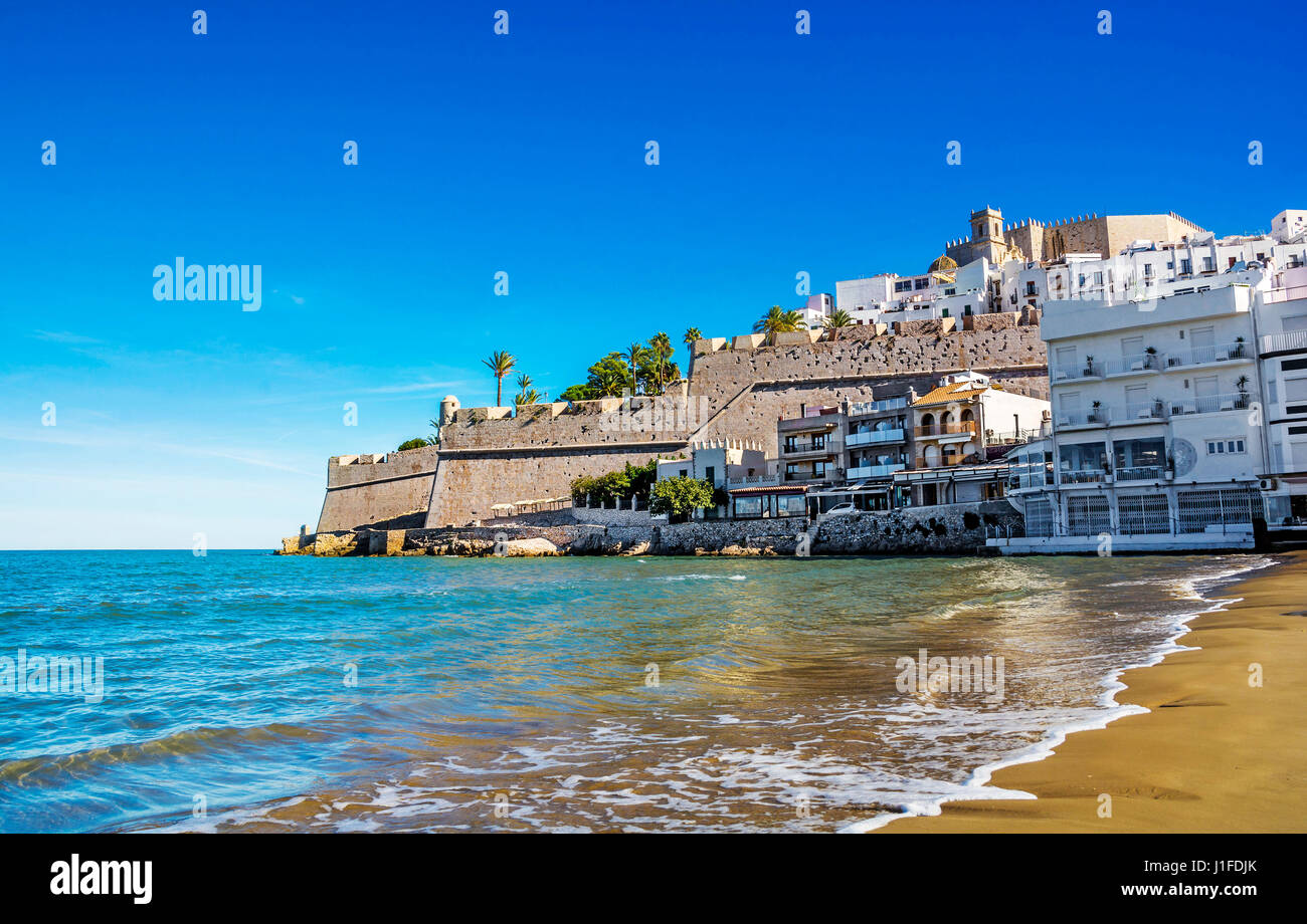 Sur la plage de Peniscola Costa del Azahar, Castello, Espagne Banque D'Images