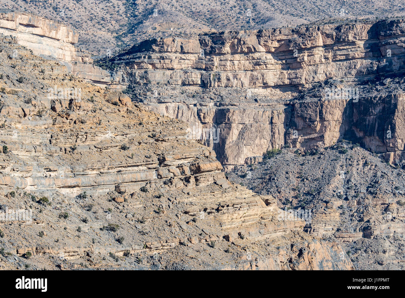 Oman ; visualiser jusqu'mighty rock formation sur Jebel Shams Banque D'Images