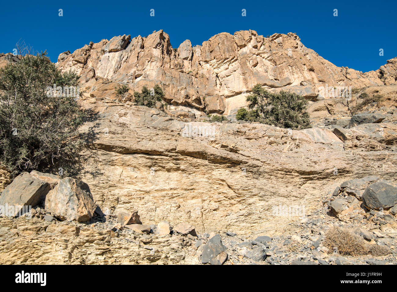 Oman ; visualiser jusqu'mighty rock formation sur Jebel Shams Banque D'Images