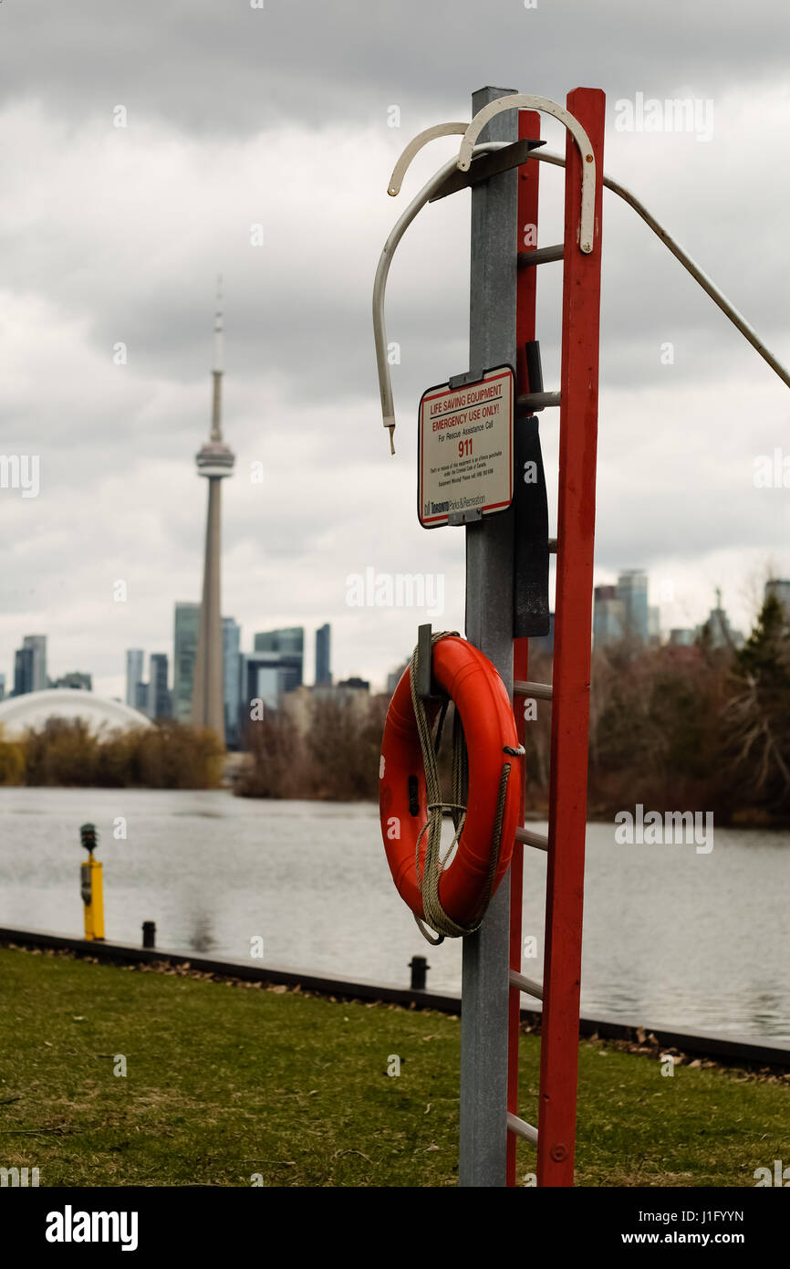 Un dispositif de flottaison d'urgence sur les îles de Toronto. Banque D'Images