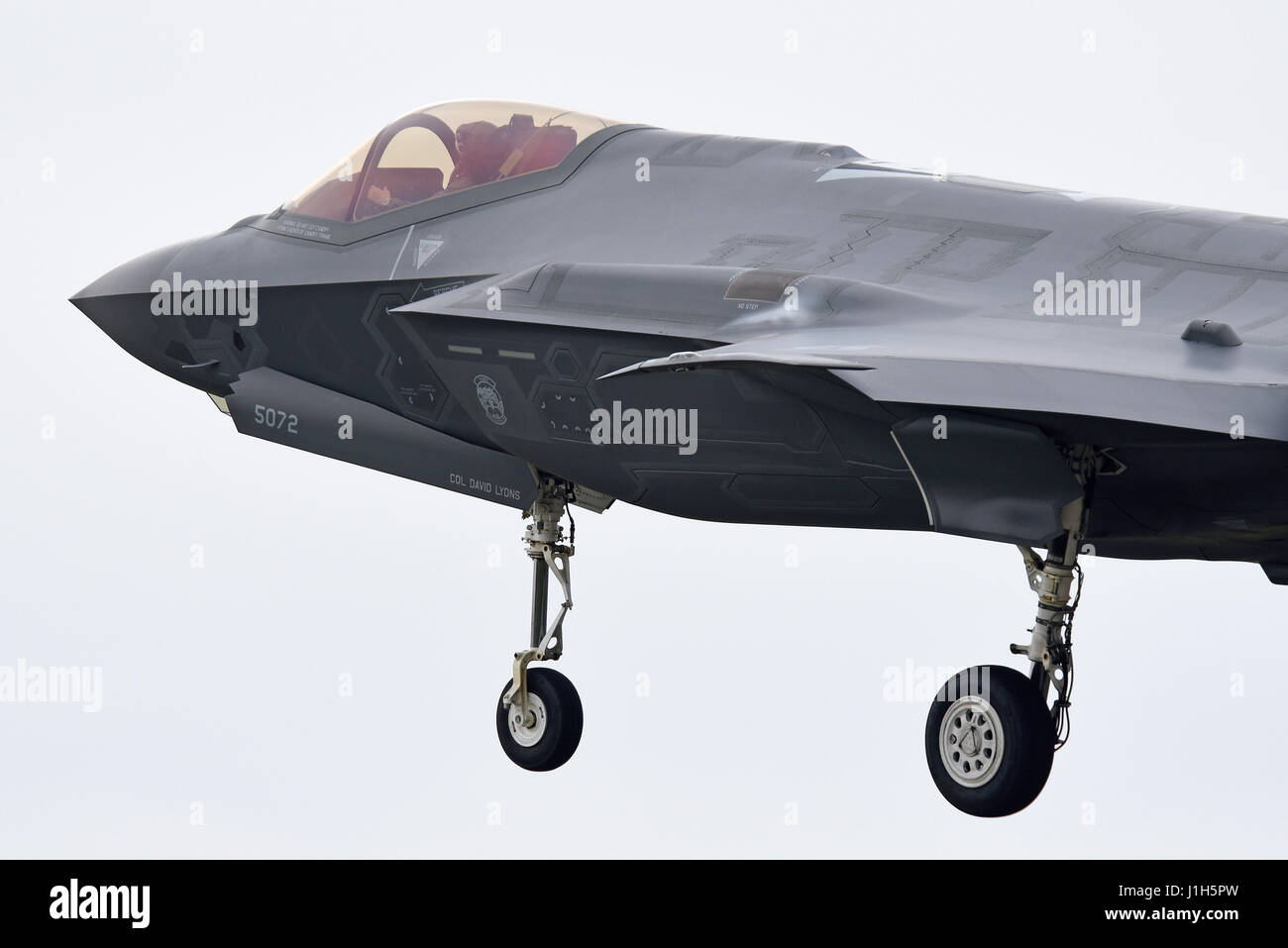 F-35A Lightning II des jets de la 34th FS de Hill Air Force Base dans l'Utah ont été en formation avec le F-15 Eagle à RAF Lakenheath dans Suffolk Banque D'Images
