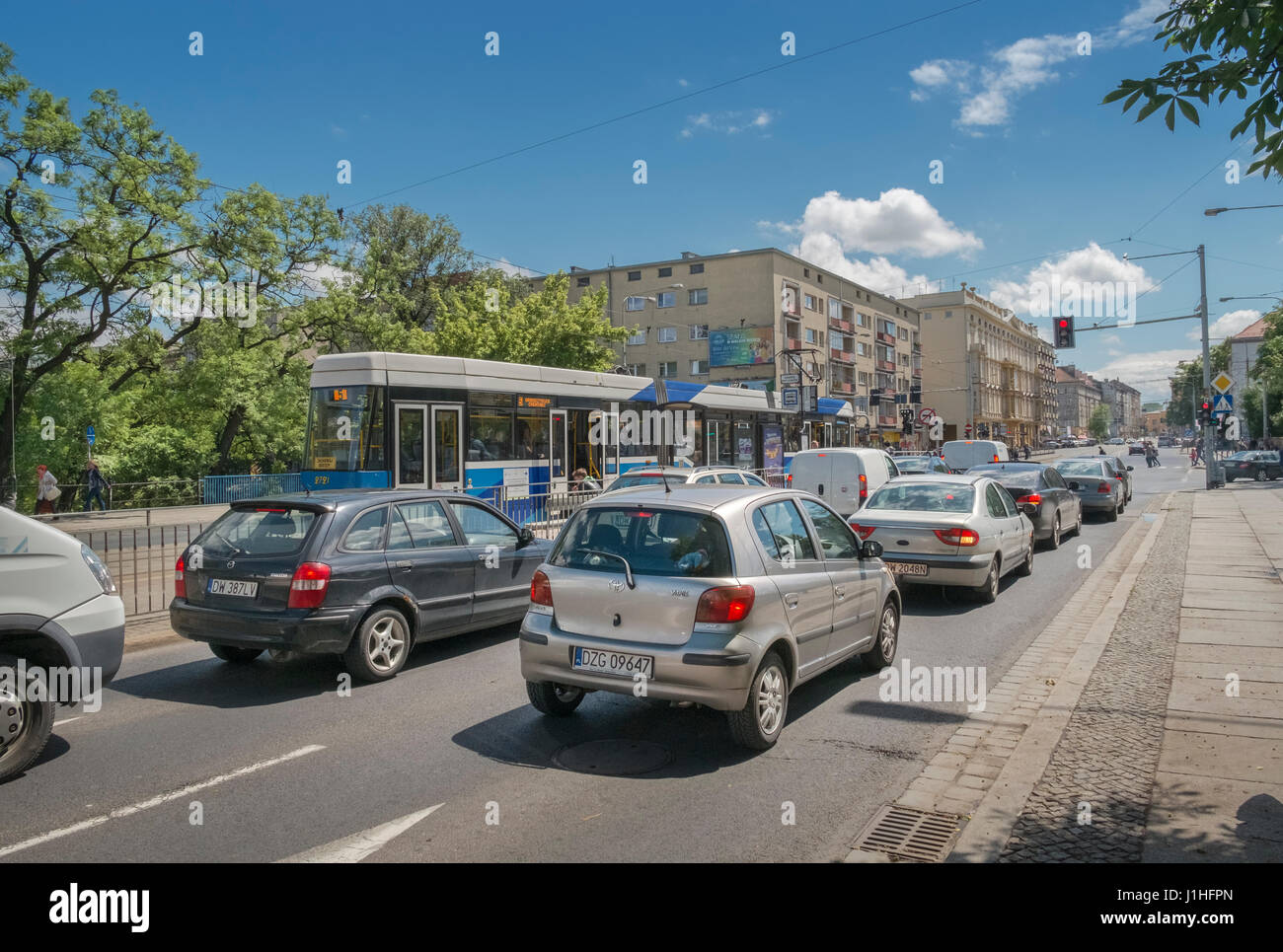 Scène de la circulation routière, Wroclaw, Pologne. Banque D'Images