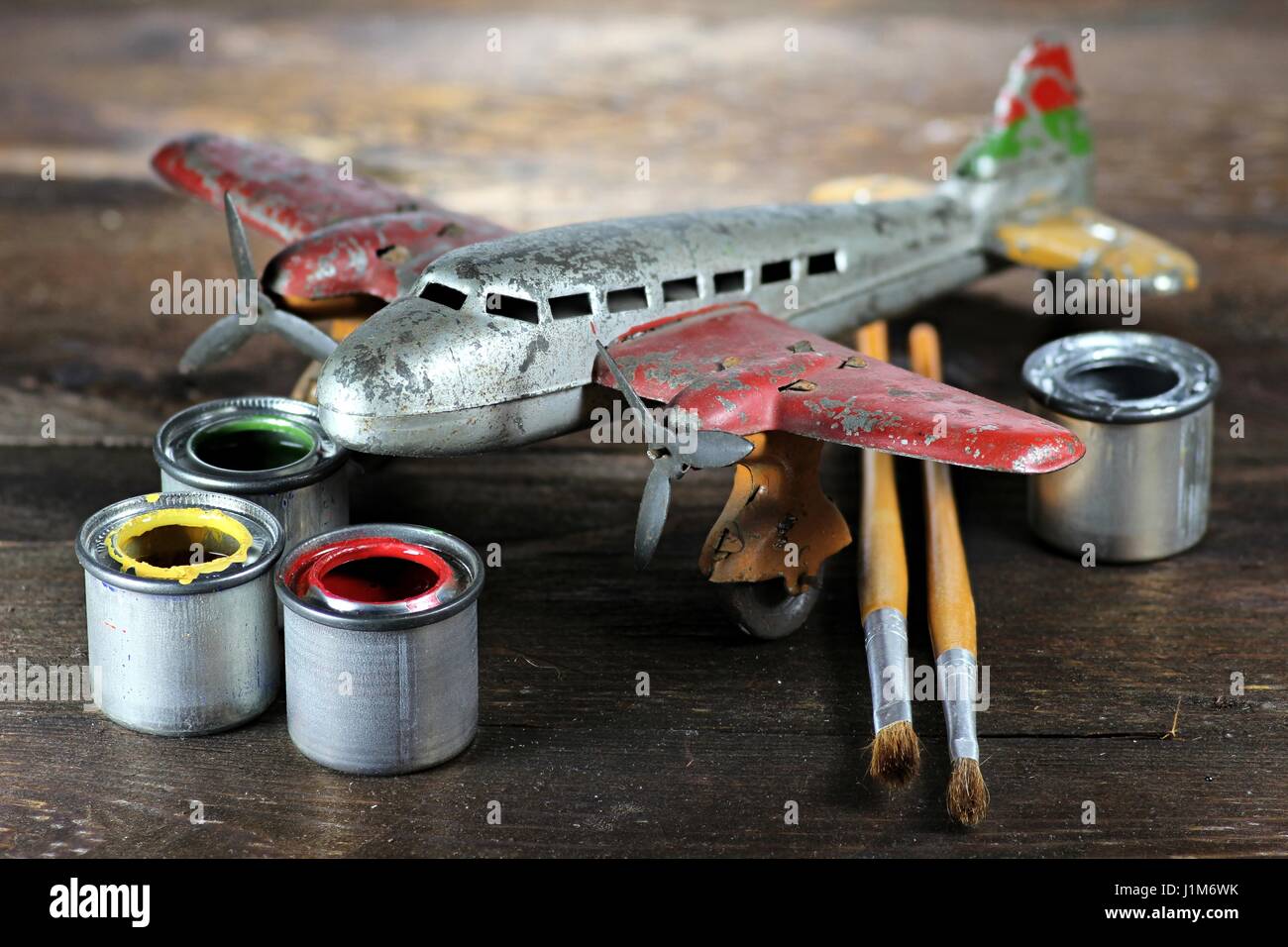 Ancien Avion Jouet En Bois Et Métal – Sculpture Artisanale Vintage