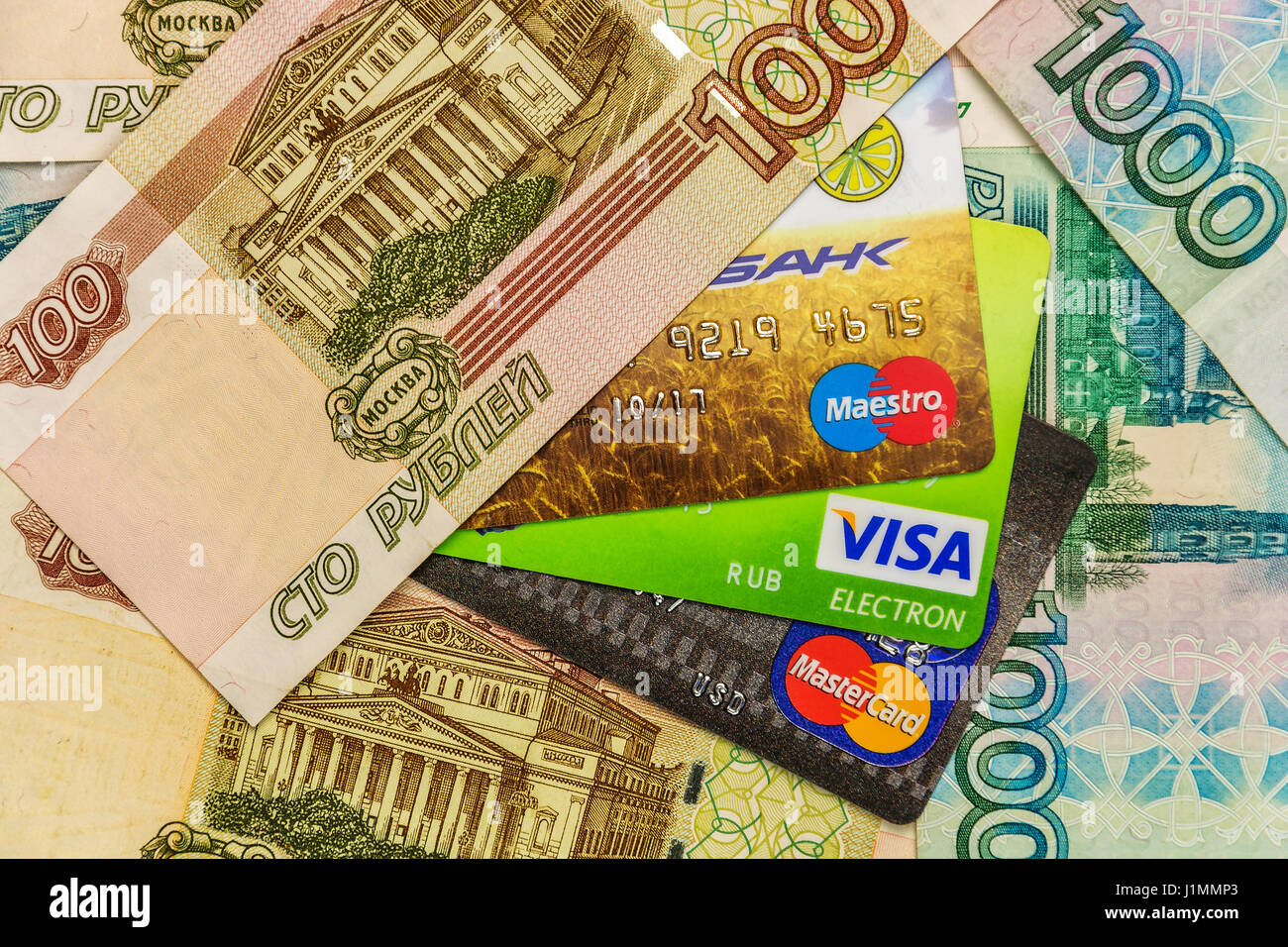 Les projets de loi et les cartes bancaires Maestro, VISA et MasterCard Banque D'Images