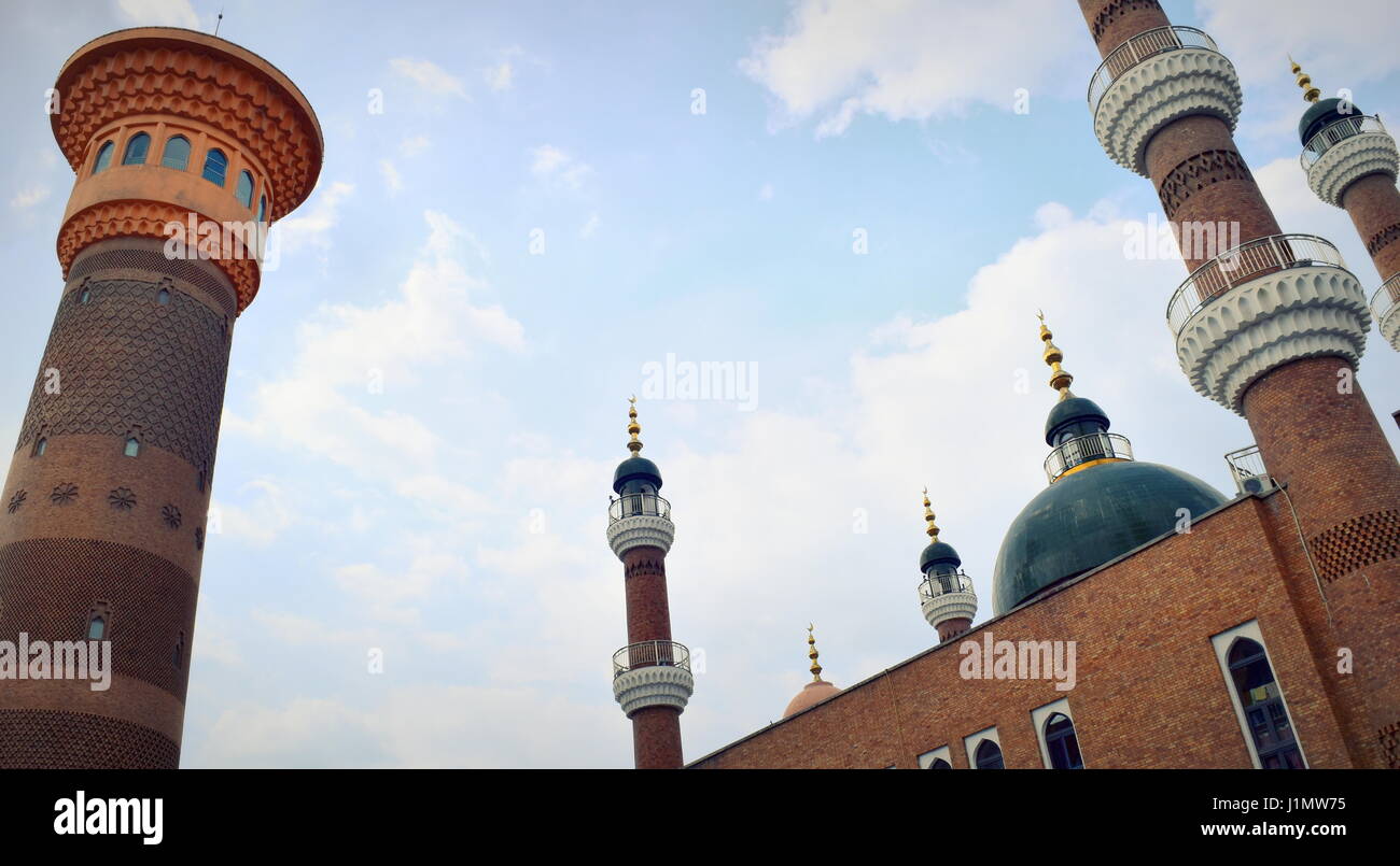 Urumqi belle mosquée minarets de minorité ethnique ouïghoure du Xinjiang, Chine Banque D'Images