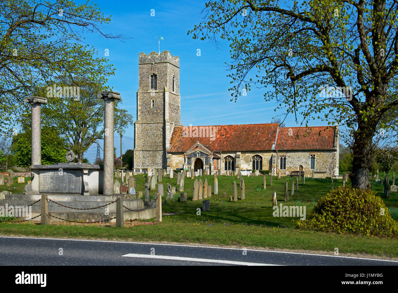 L'église de St Jean le Baptiste, Rogue, Suffolk, Angleterre, Royaume-Uni Banque D'Images