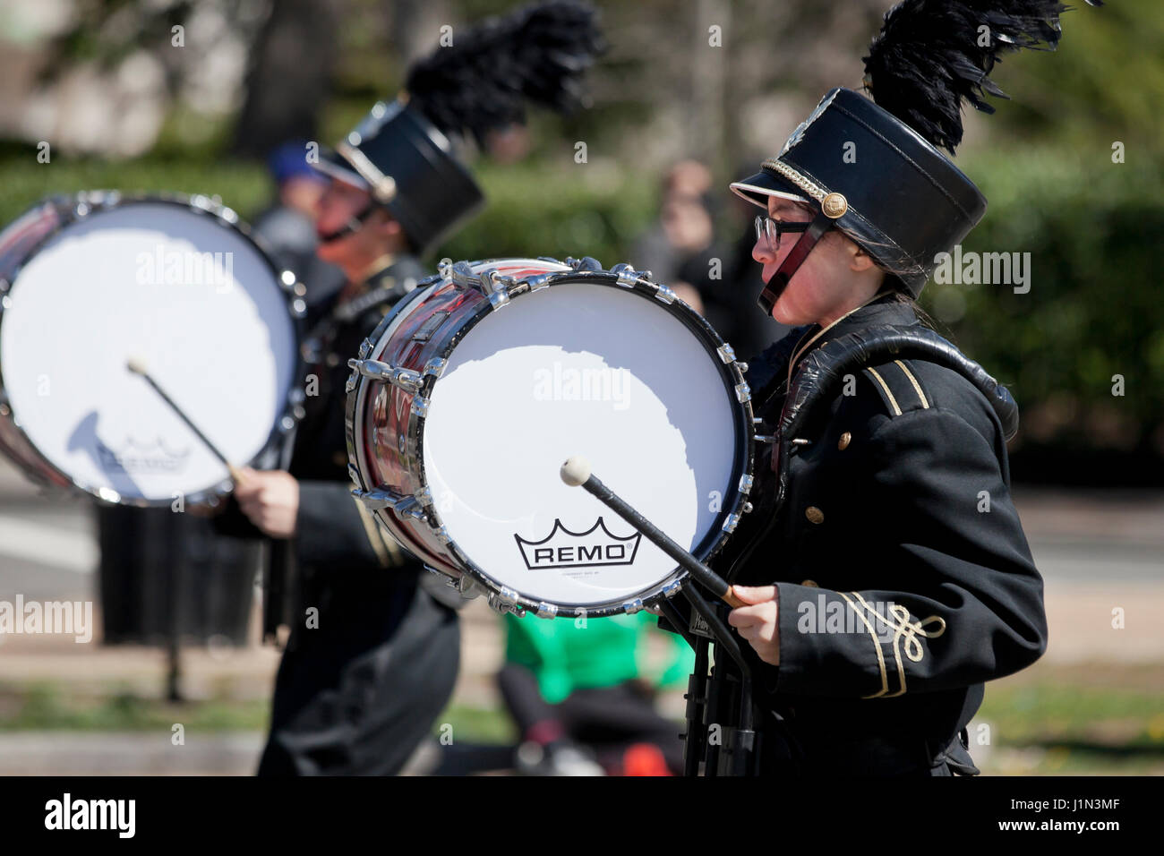 Bass Drum player dans high school marching band - USA Banque D'Images