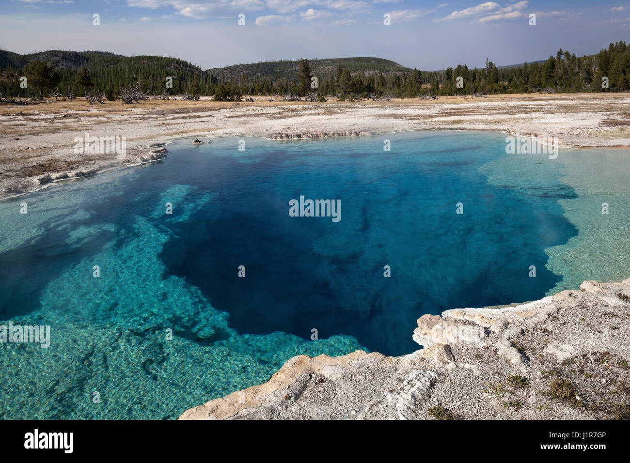 Piscine saphir, Biscuit Basin, Parc National de Yellowstone, Wyoming, USA Banque D'Images