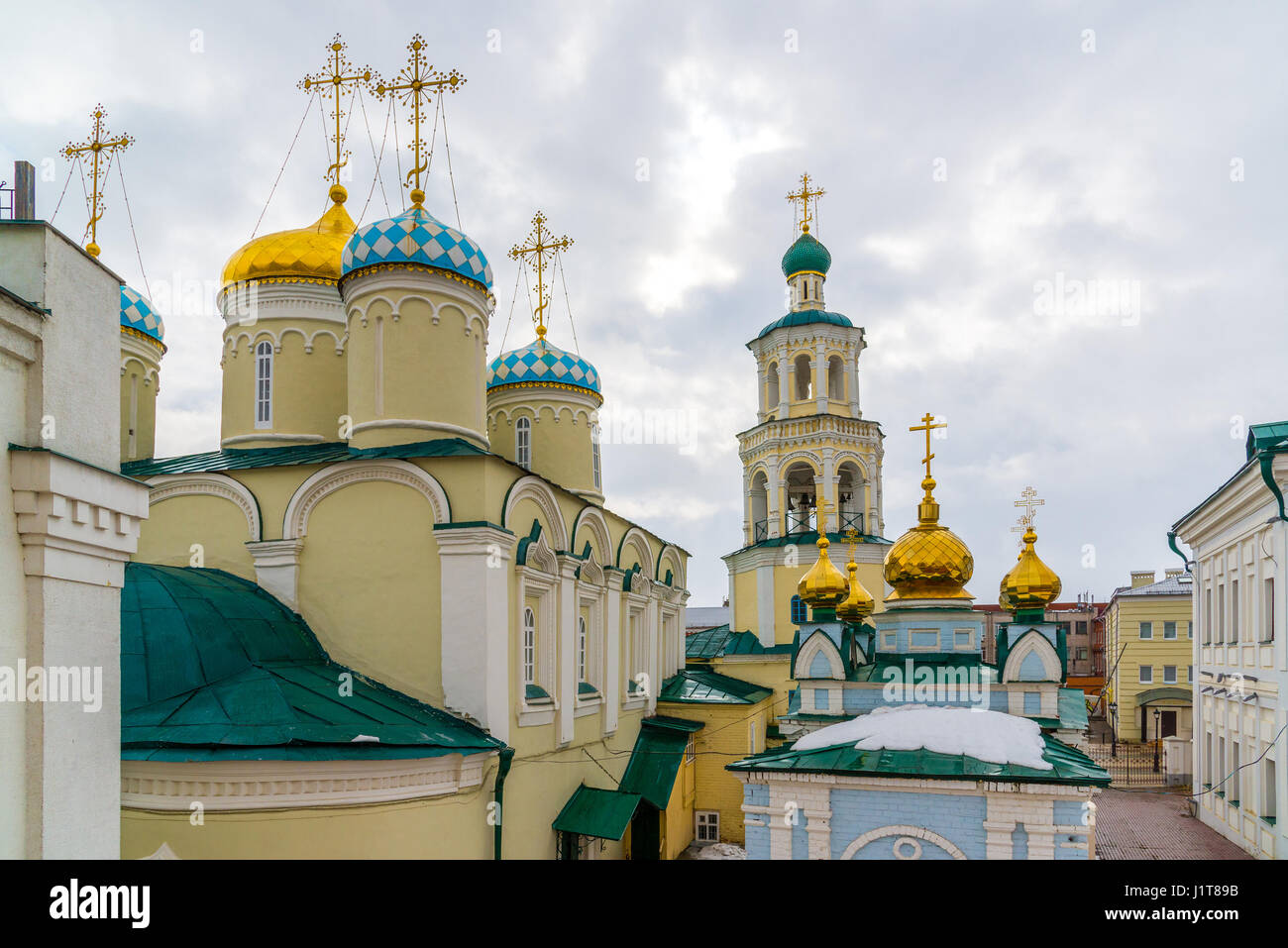 Kazan, Russie. Nikolaya Chudotvortsa Nizskogo La Cathédrale et l'église de l'Intercession de la Sainte Vierge Banque D'Images